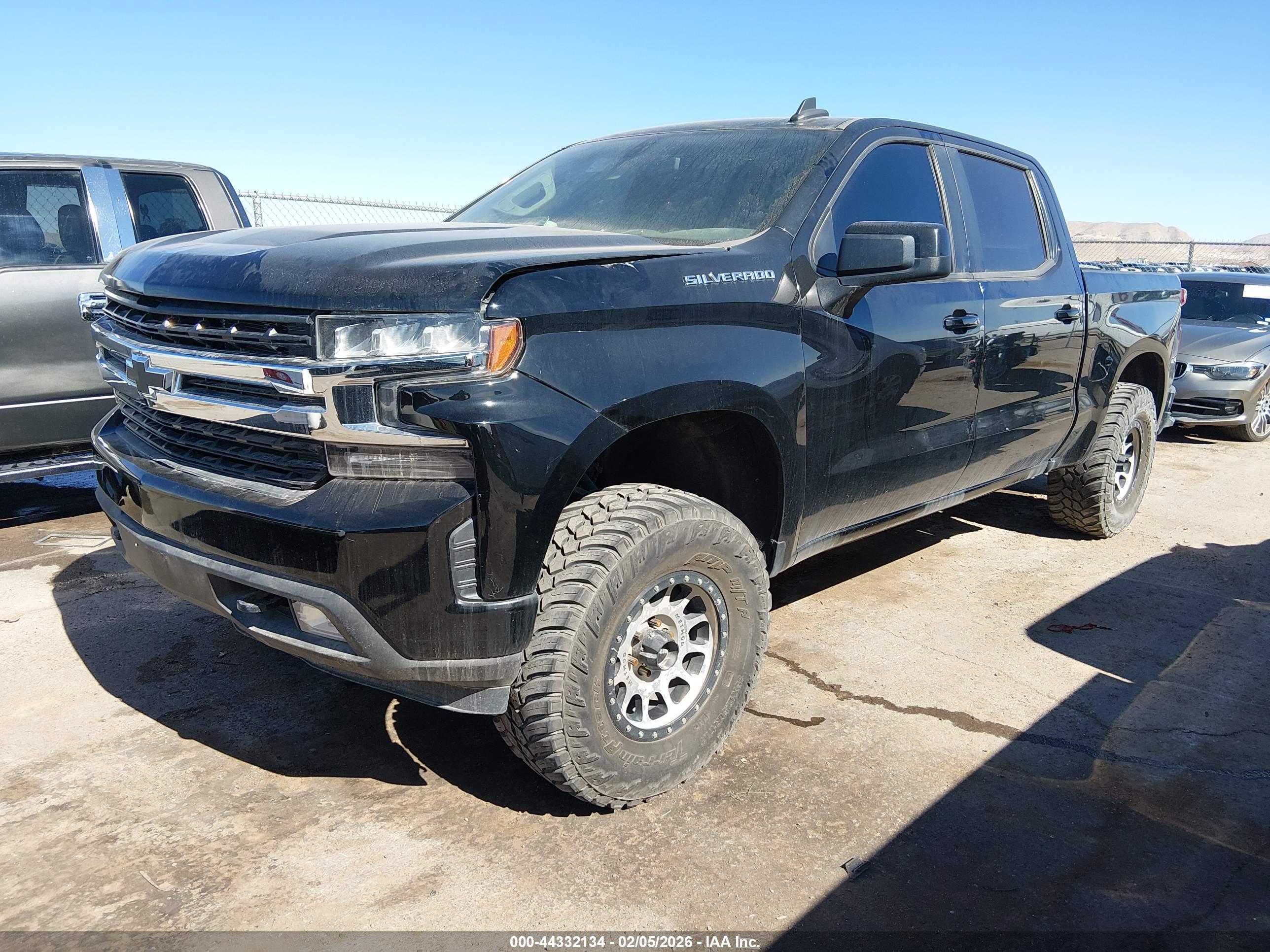CHEVROLET SILVERADO image 2