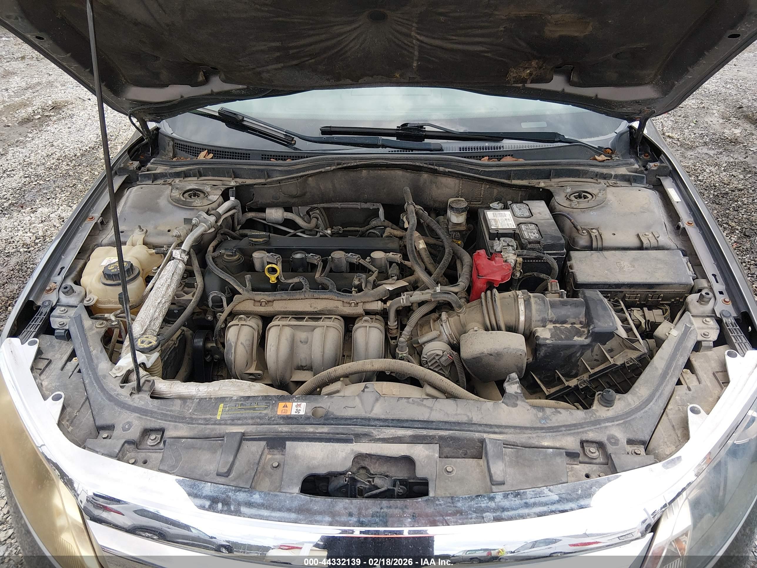 FORD FUSION image 10