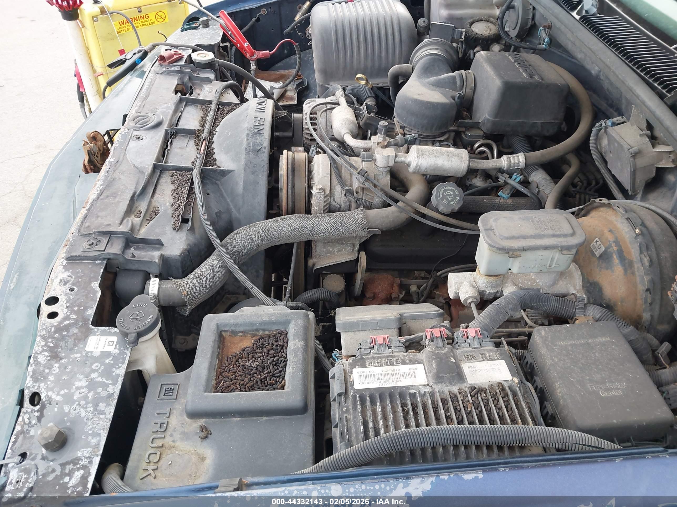 CHEVROLET GMT-400 image 6