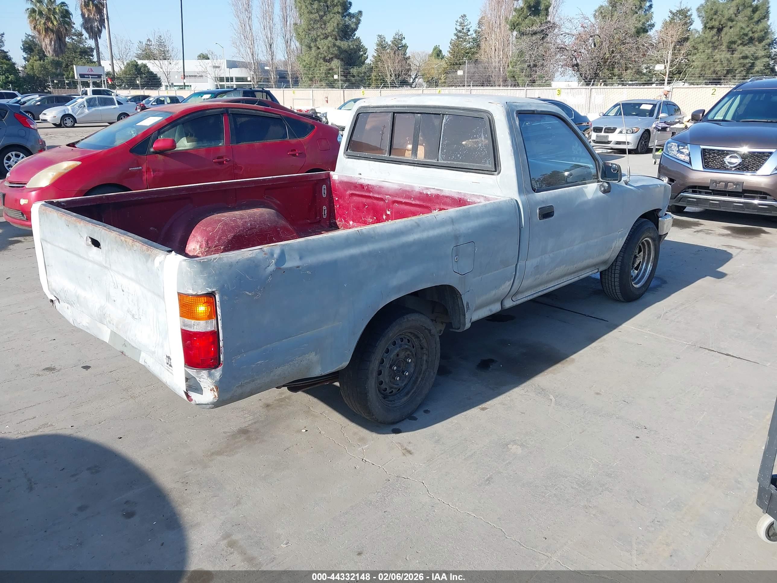 TOYOTA PICKUP image 4