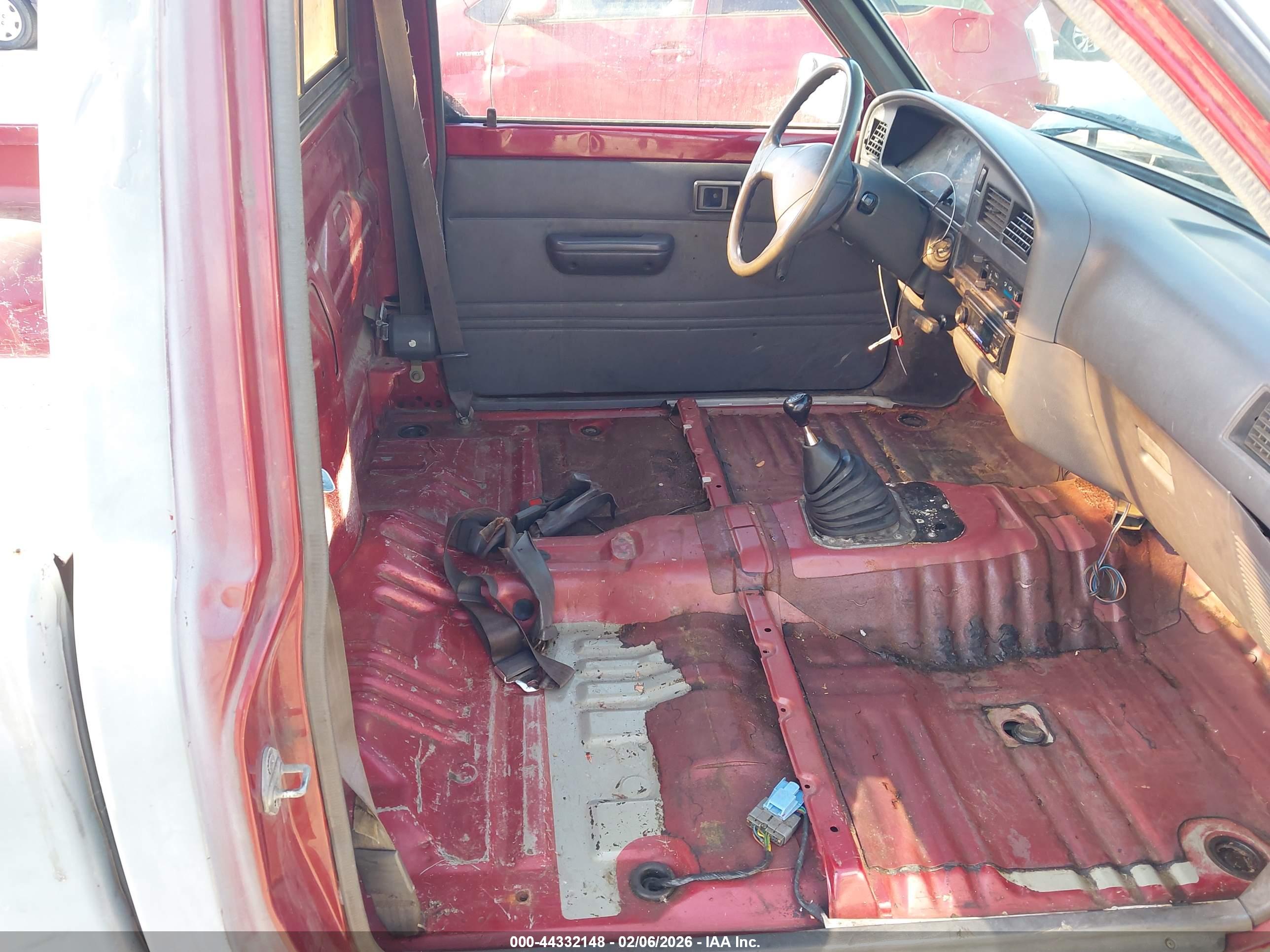 TOYOTA PICKUP image 8