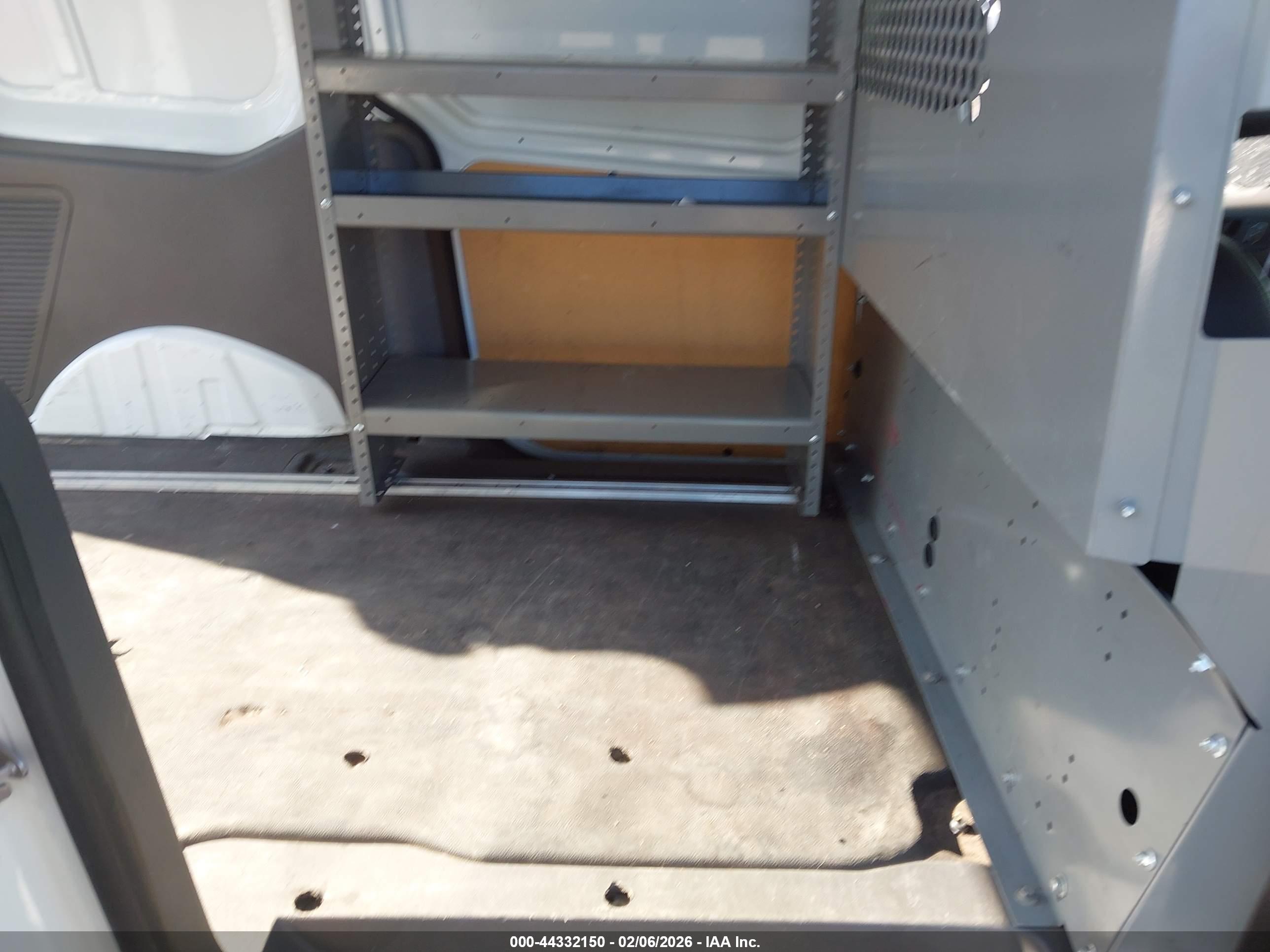 FORD TRANSIT image 8
