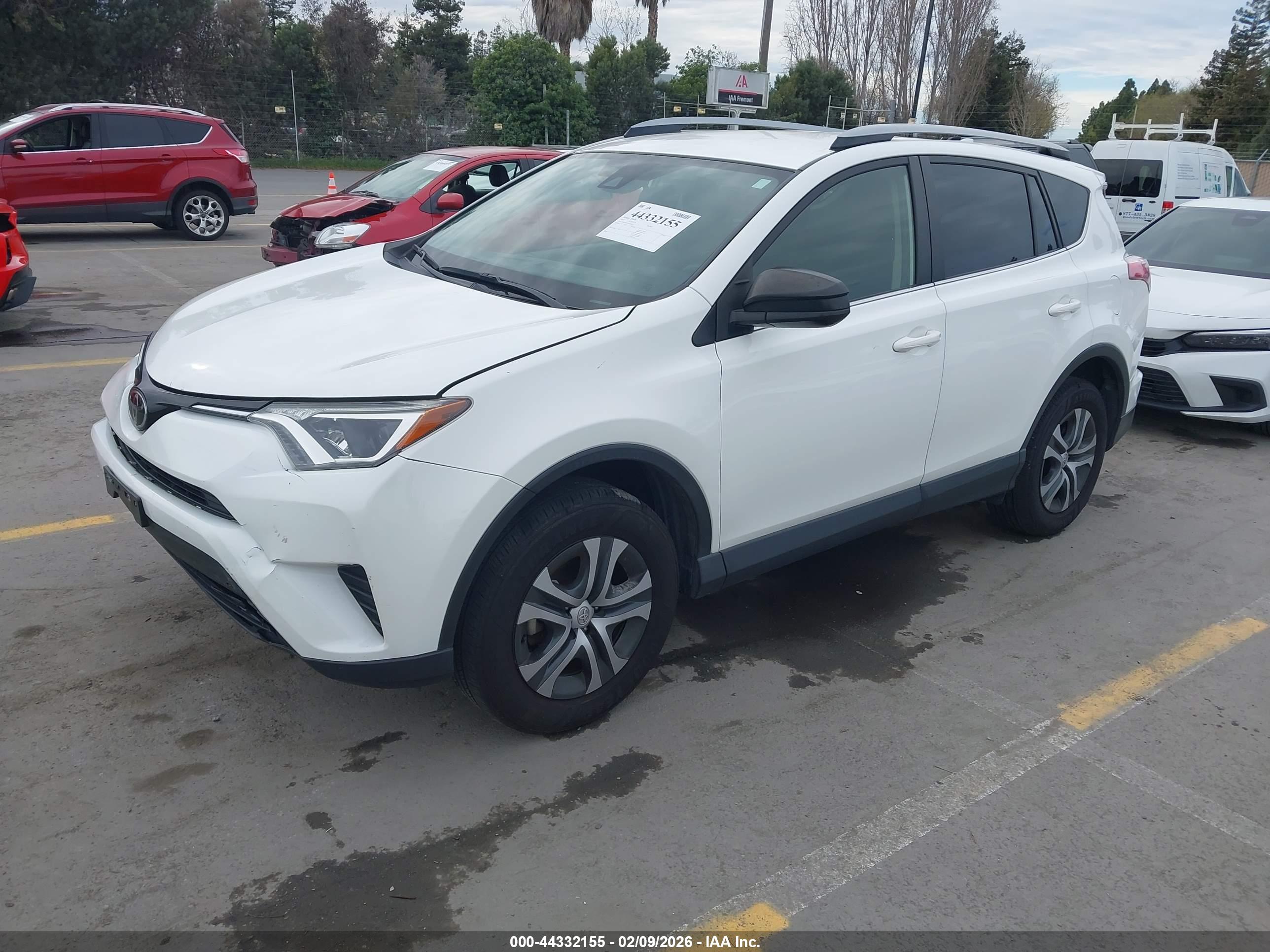 TOYOTA RAV4 image 2