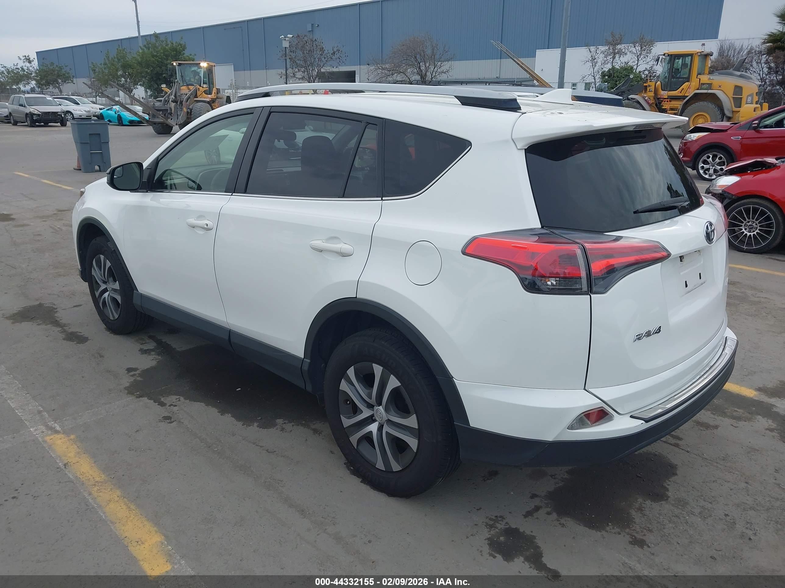 TOYOTA RAV4 image 3