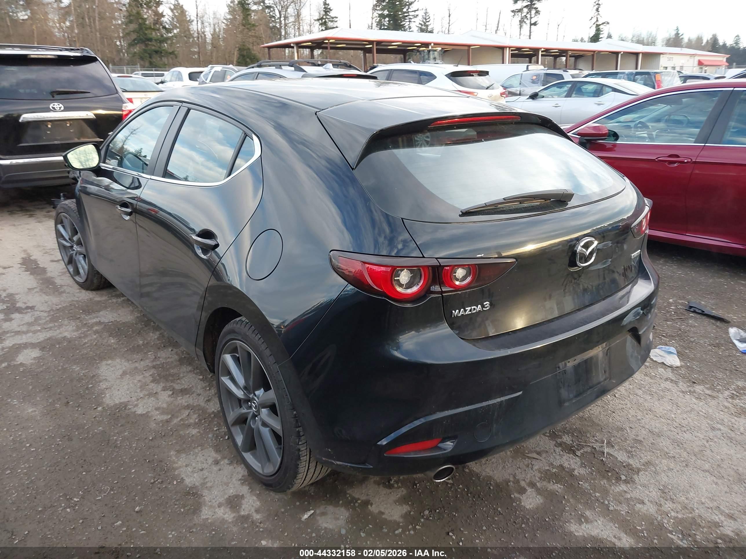 MAZDA MAZDA3 image 3