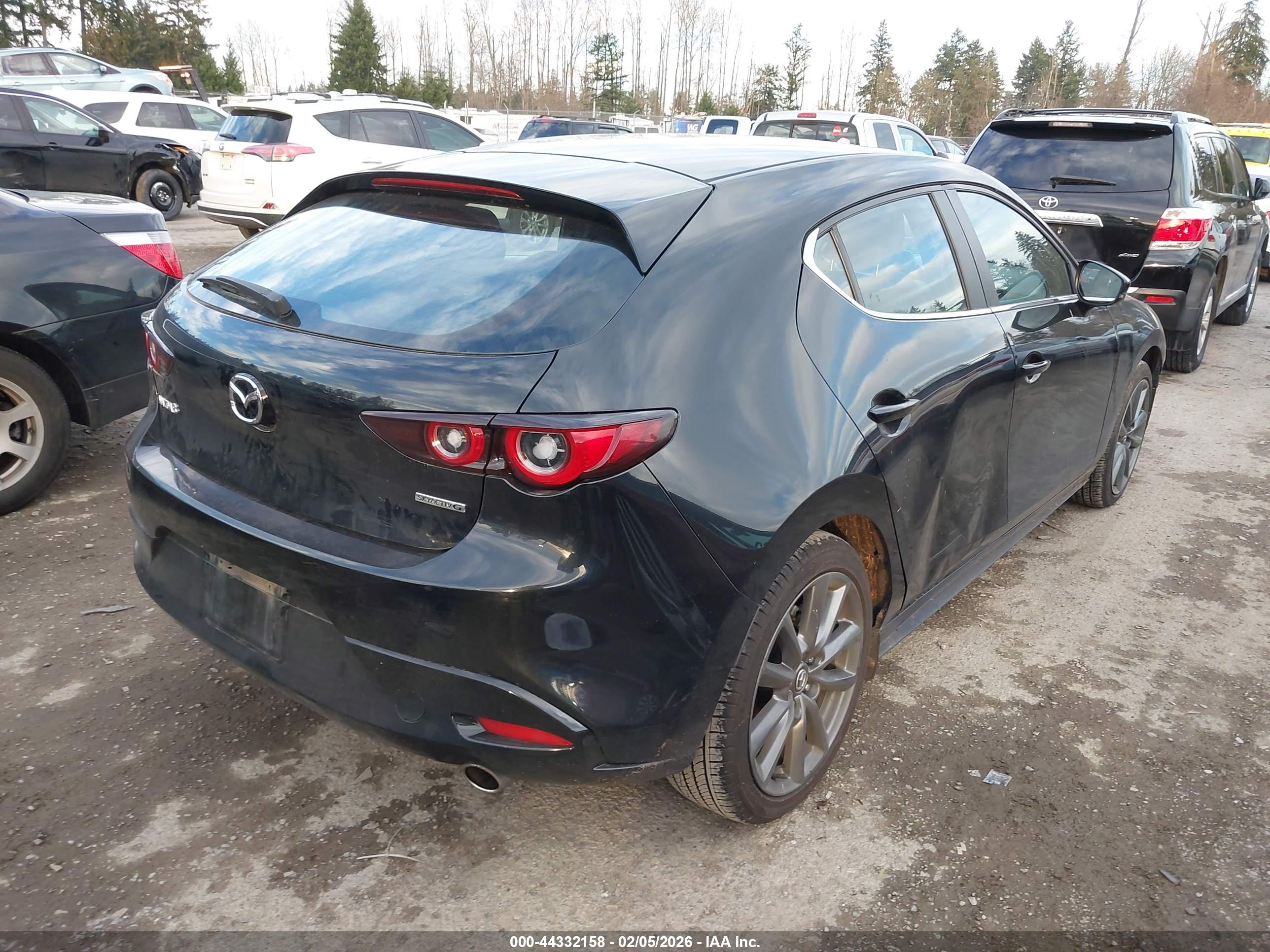 MAZDA MAZDA3 image 4