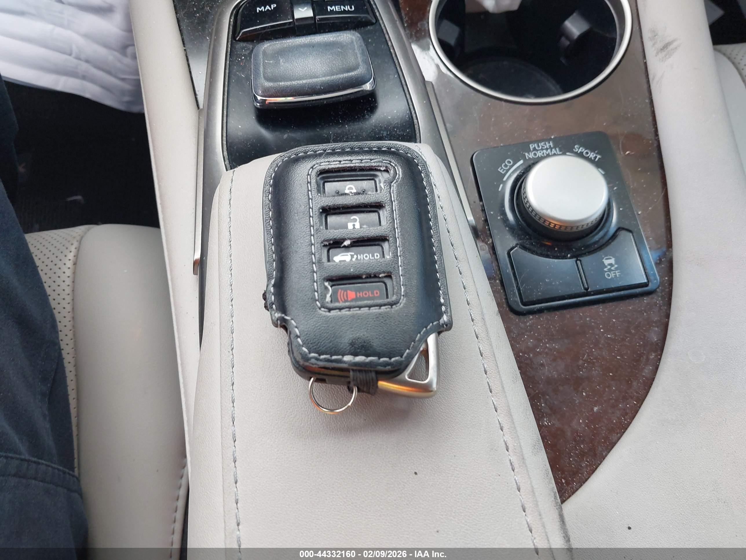 LEXUS RX image 11