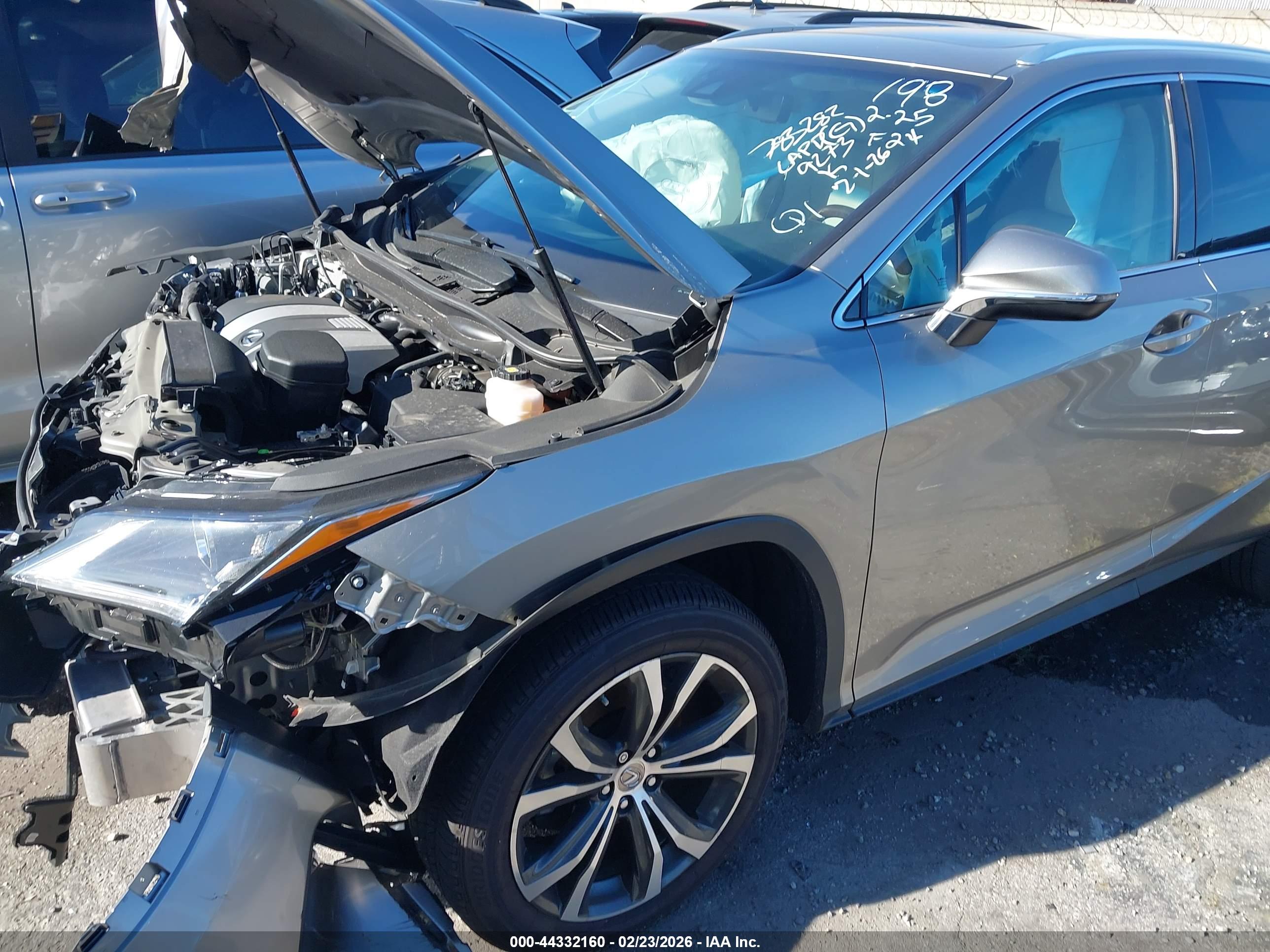 LEXUS RX image 2
