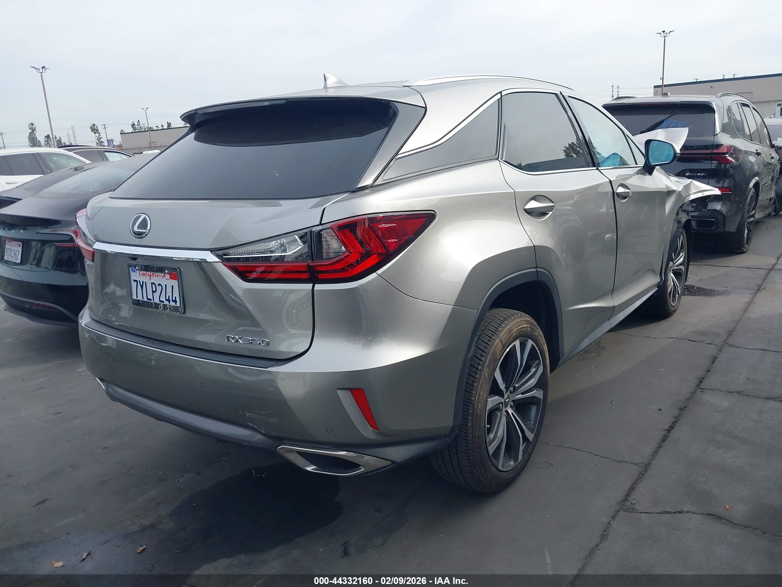 LEXUS RX image 4