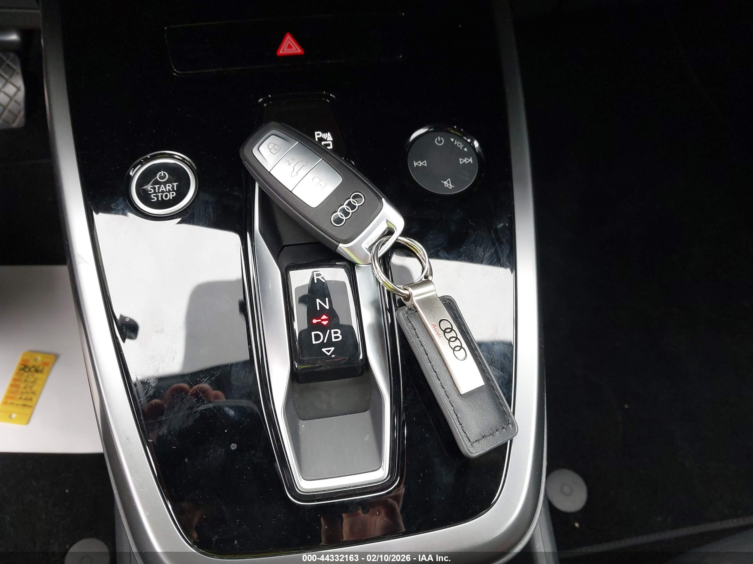 AUDI Q4 image 11