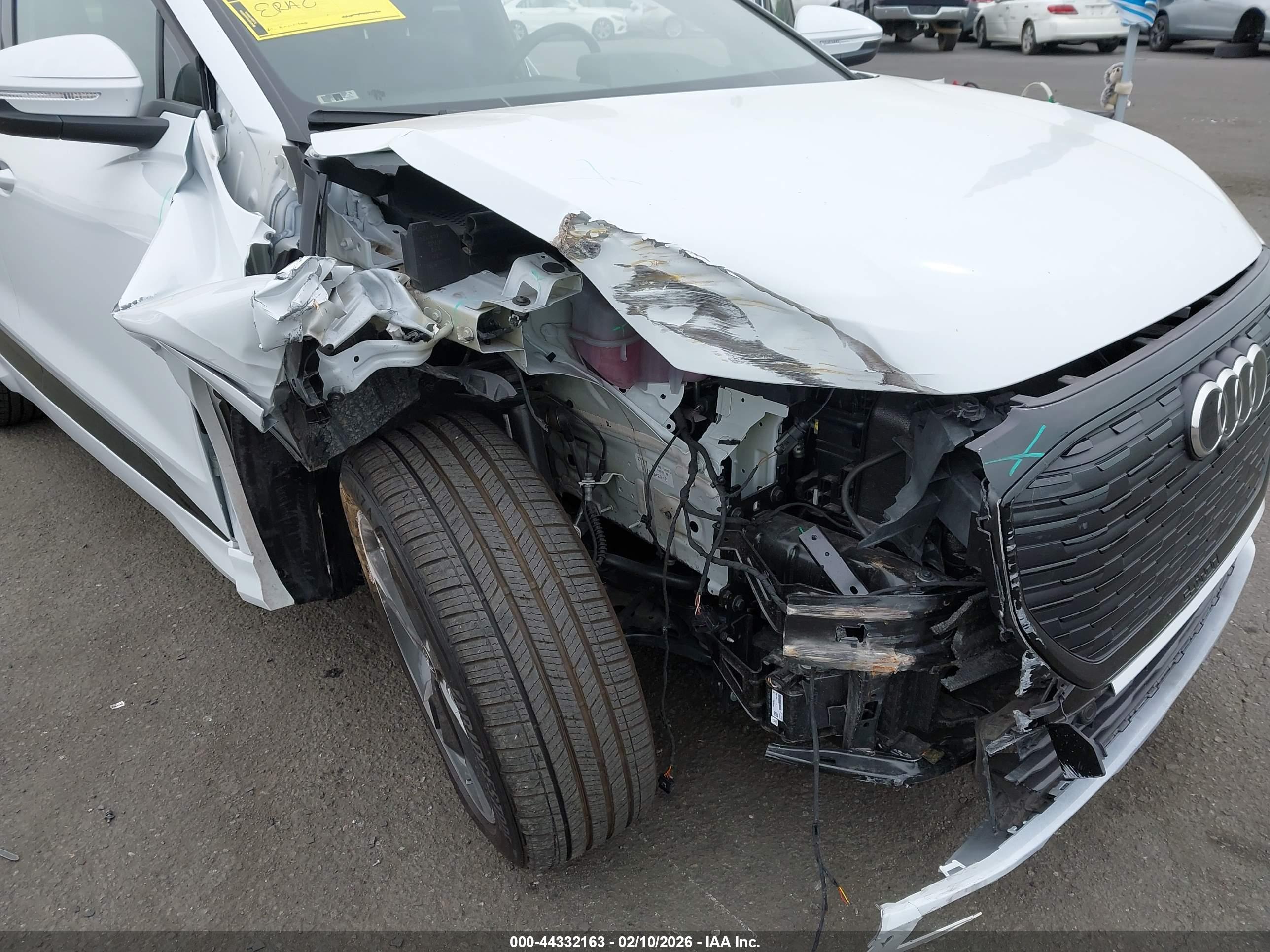 AUDI Q4 image 6