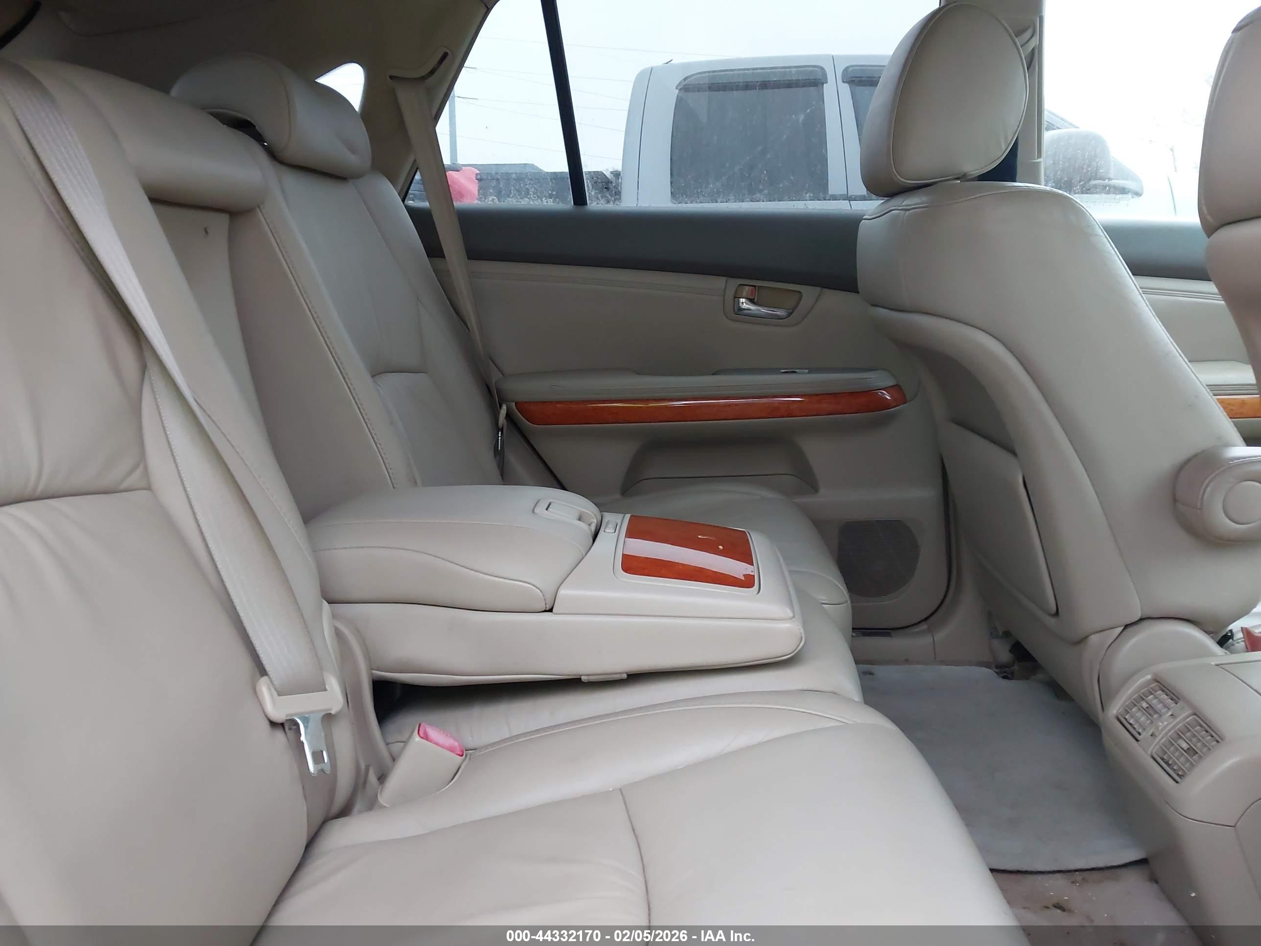 LEXUS RX image 8