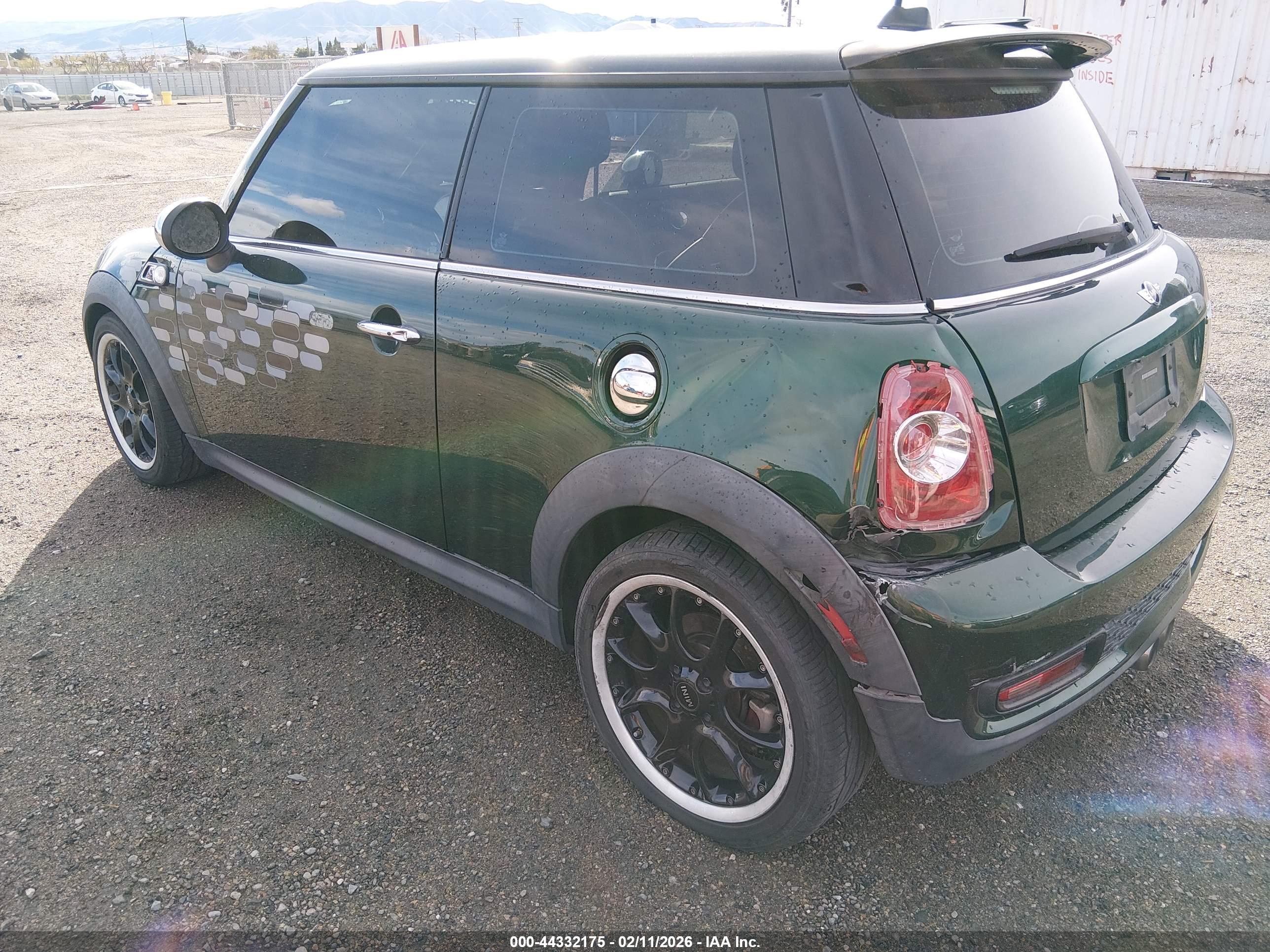 MINI COOPER image 3