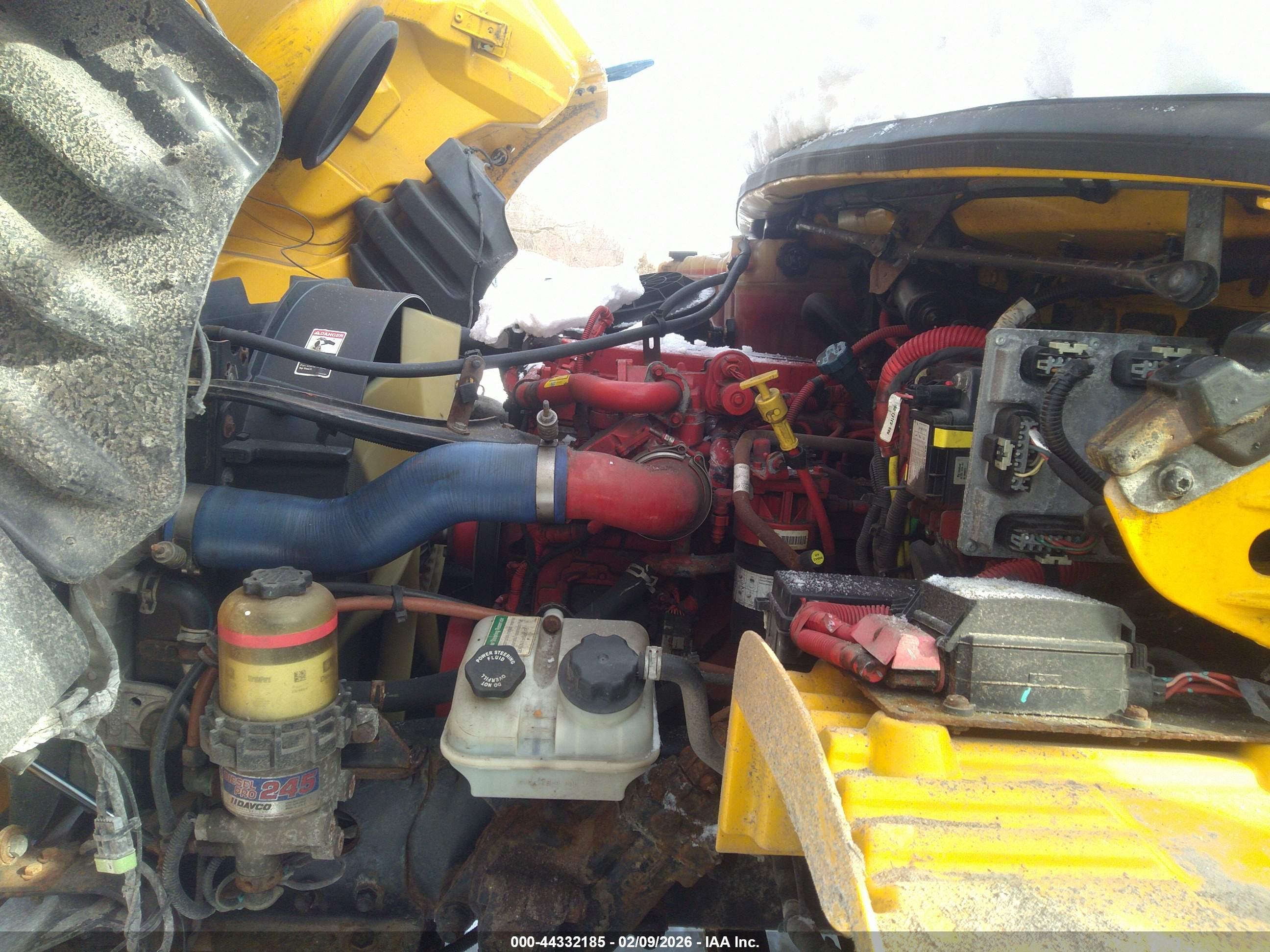 FREIGHTLINER M2 image 10
