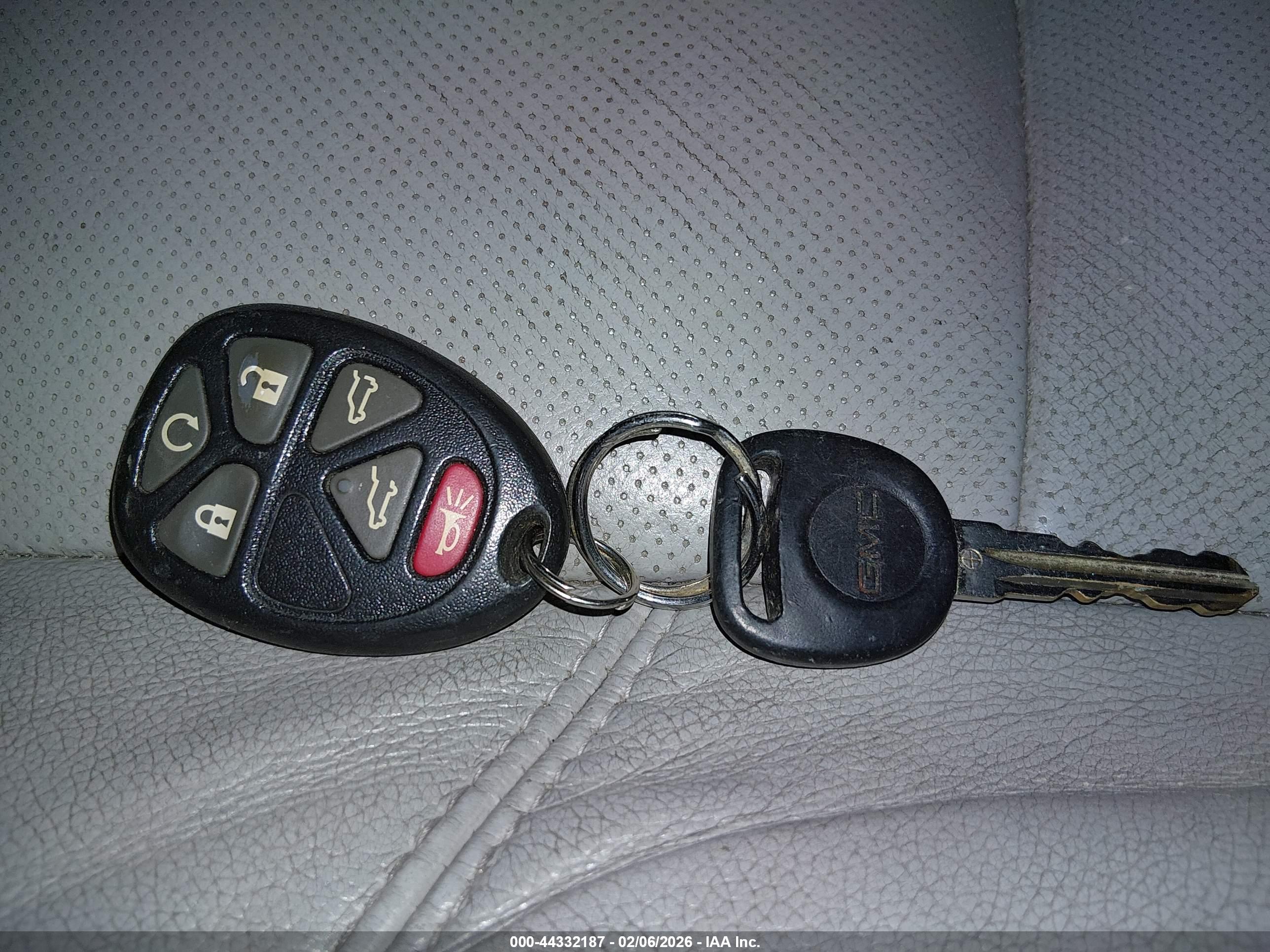 GMC YUKON image 11