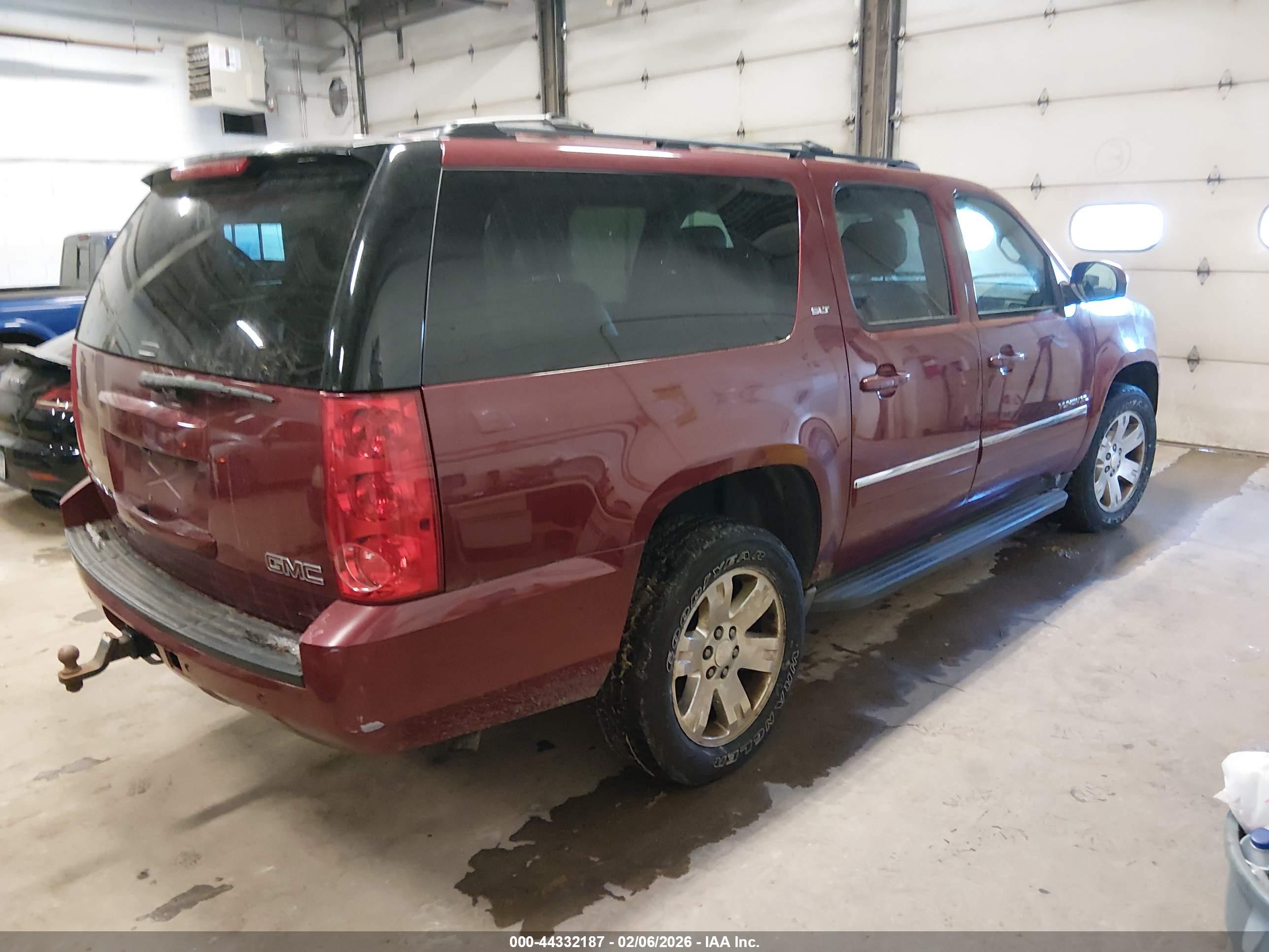 GMC YUKON image 4