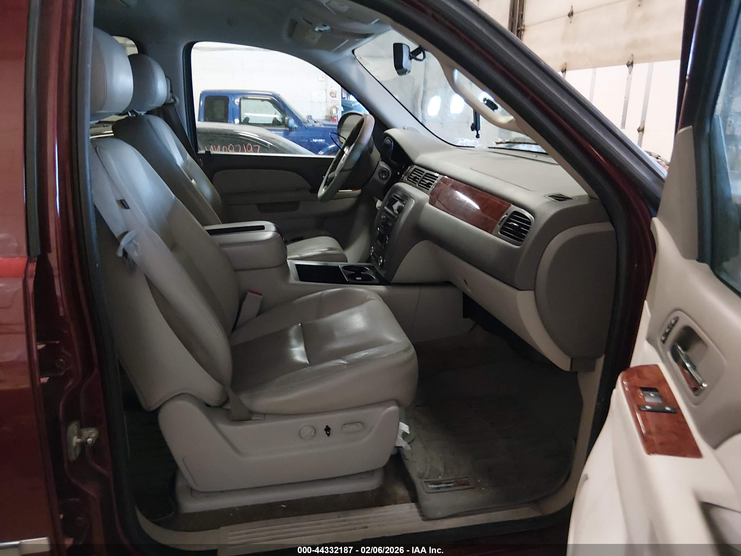 GMC YUKON image 5