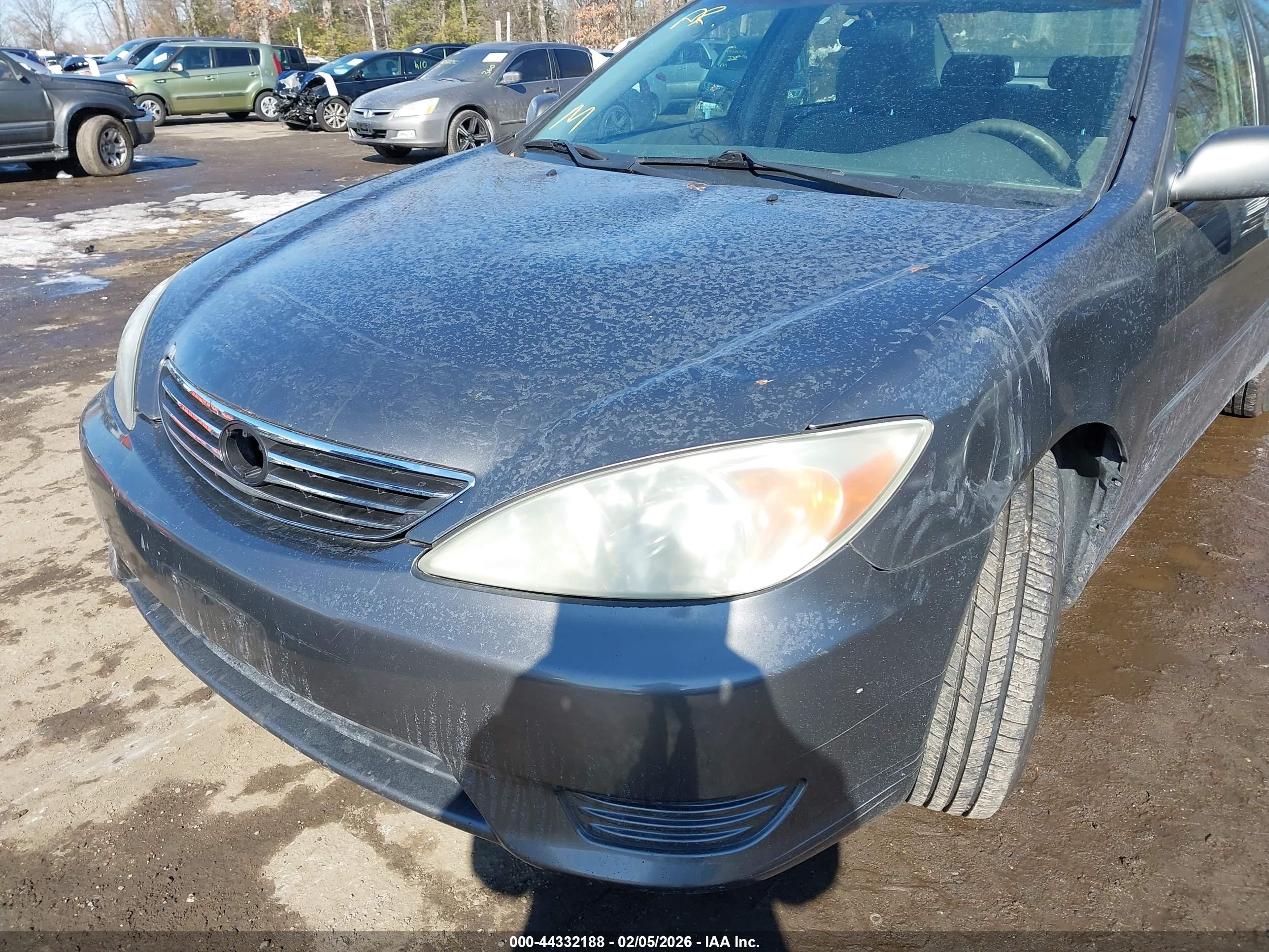 TOYOTA CAMRY image 6