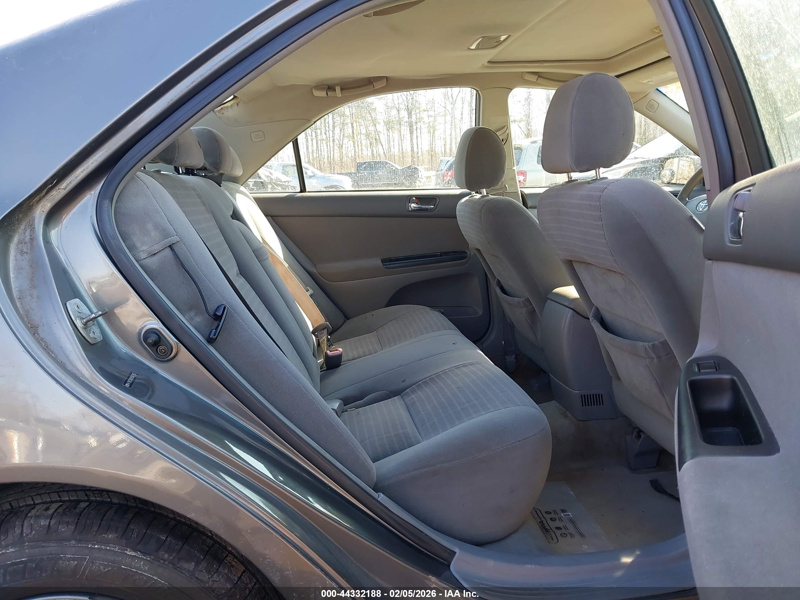 TOYOTA CAMRY image 8