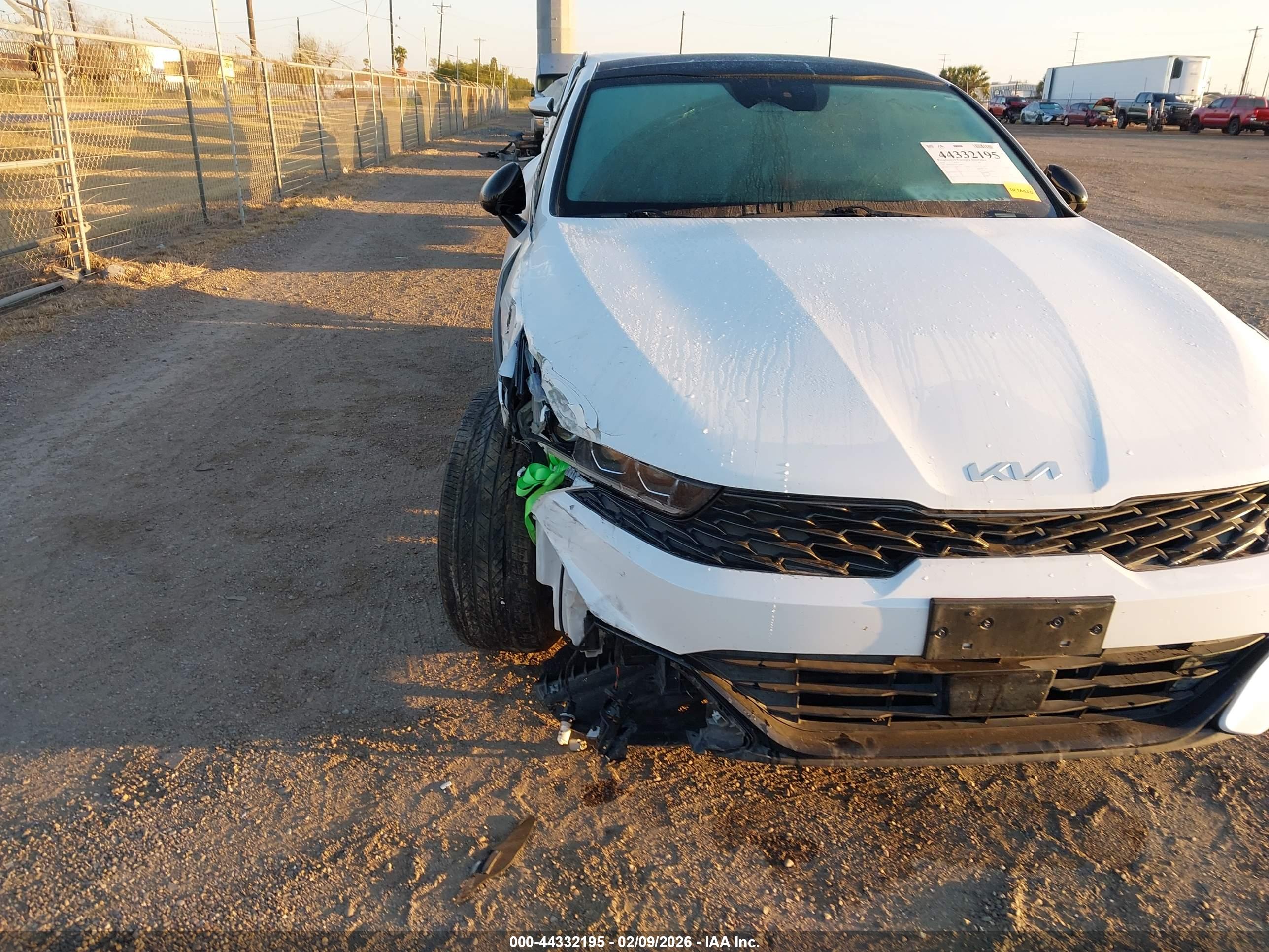 KIA K5 image 6