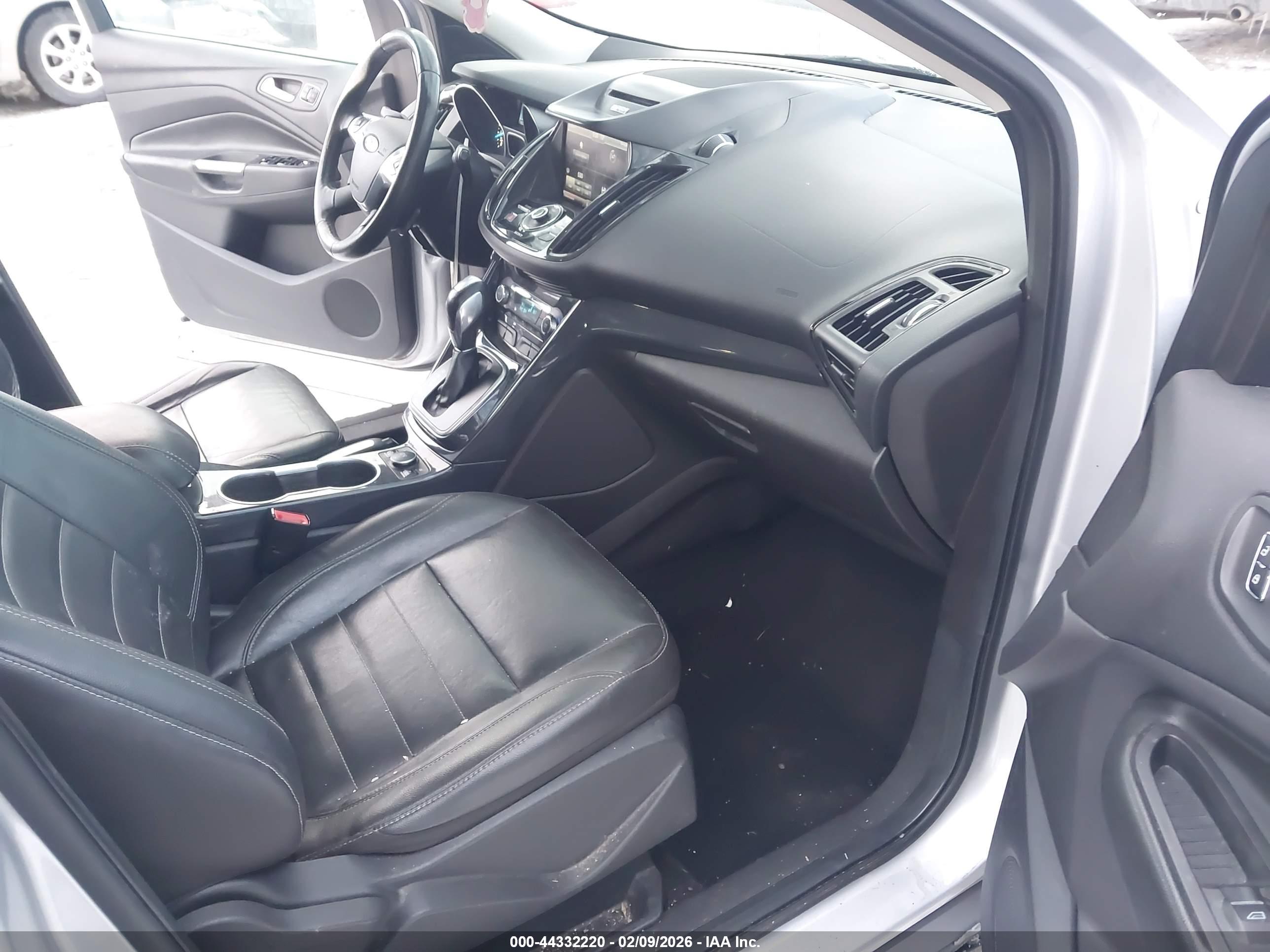 FORD ESCAPE image 5