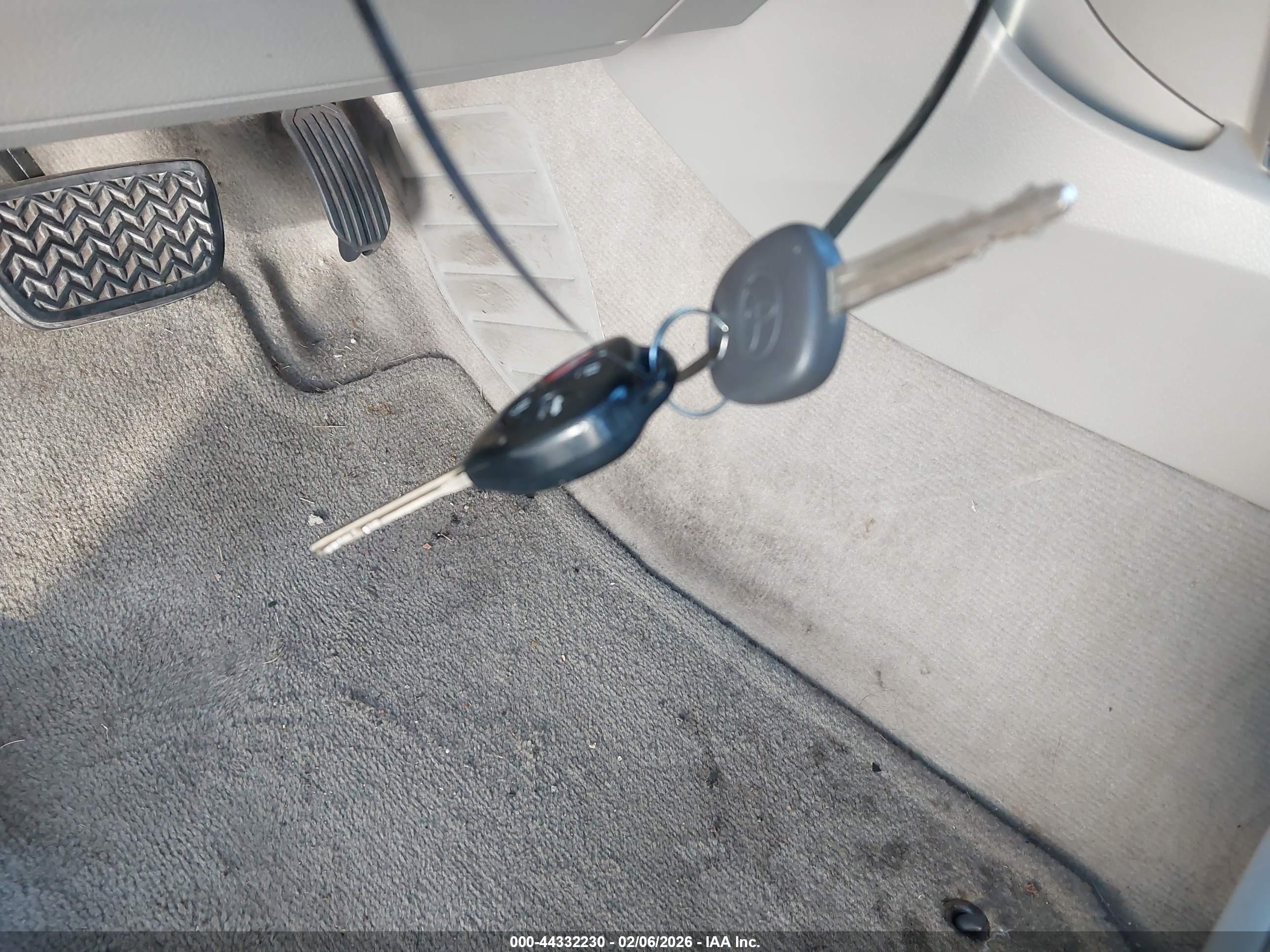 TOYOTA CAMRY image 11