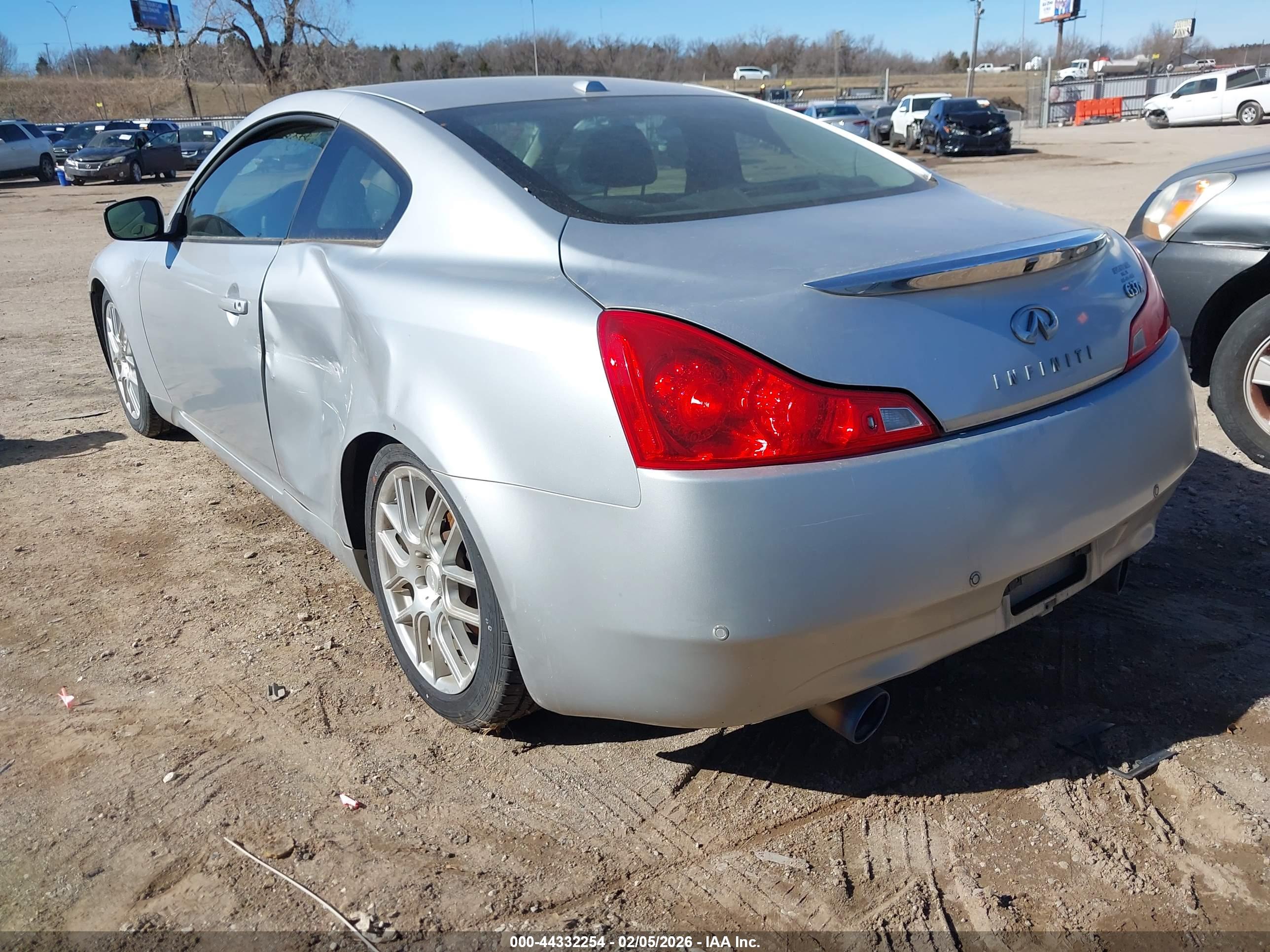 INFINITI G37X image 3