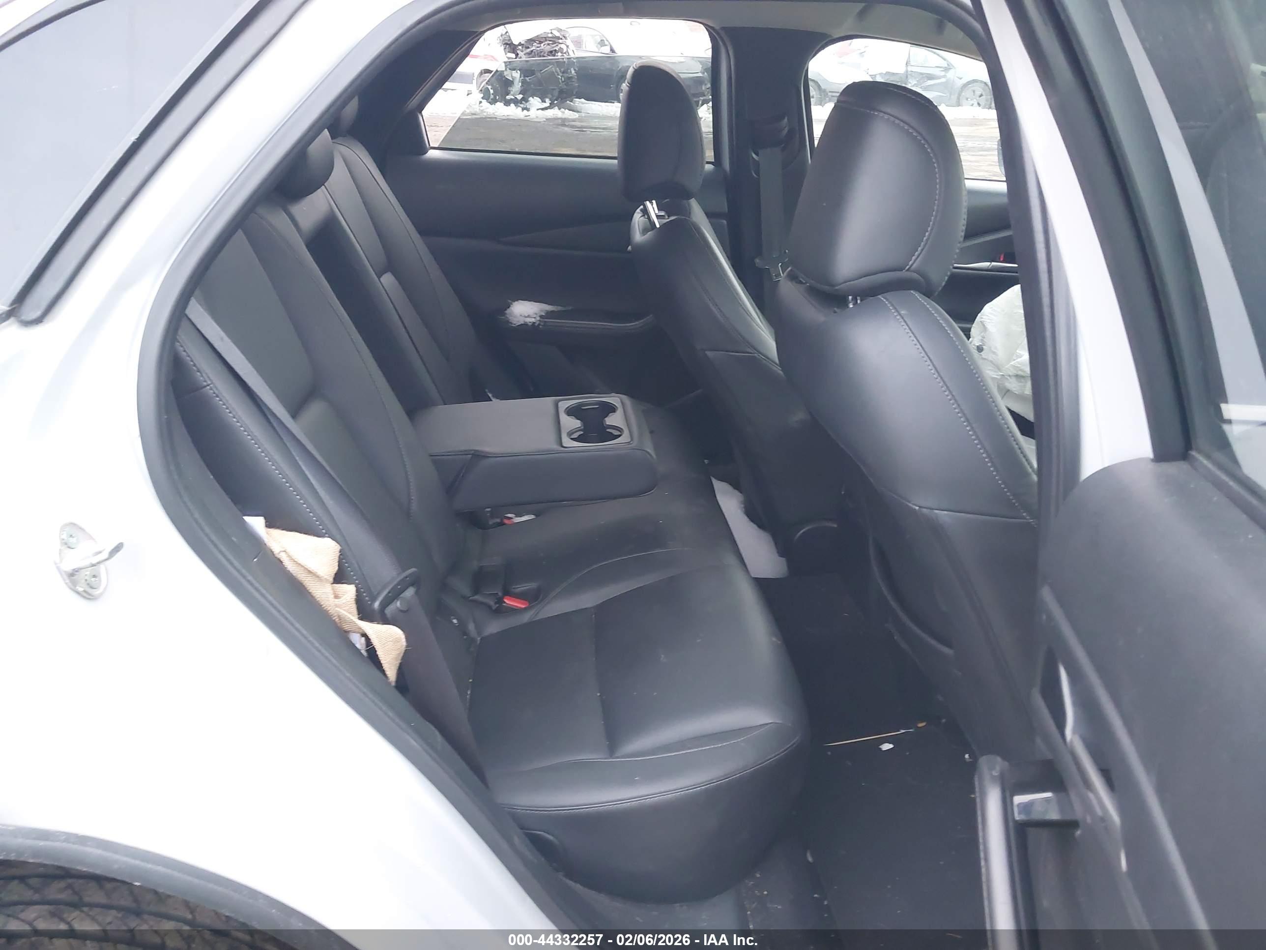 MAZDA CX-30 image 8