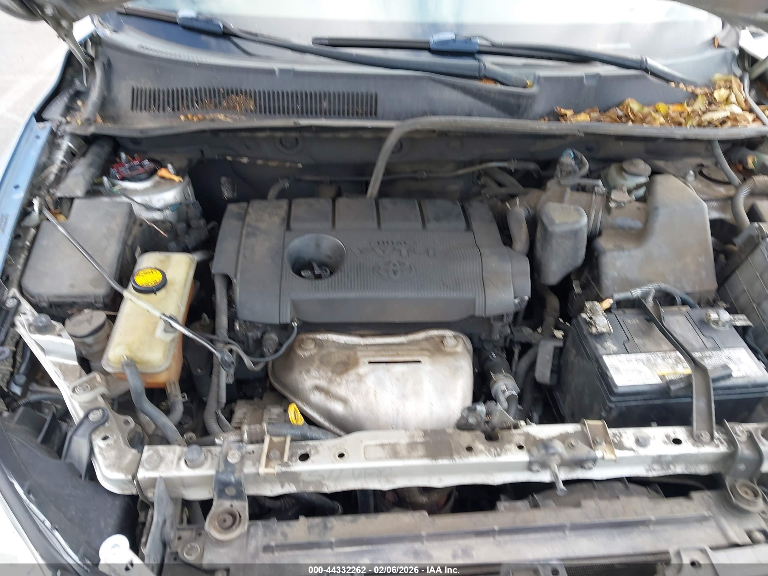 TOYOTA RAV4 image 10
