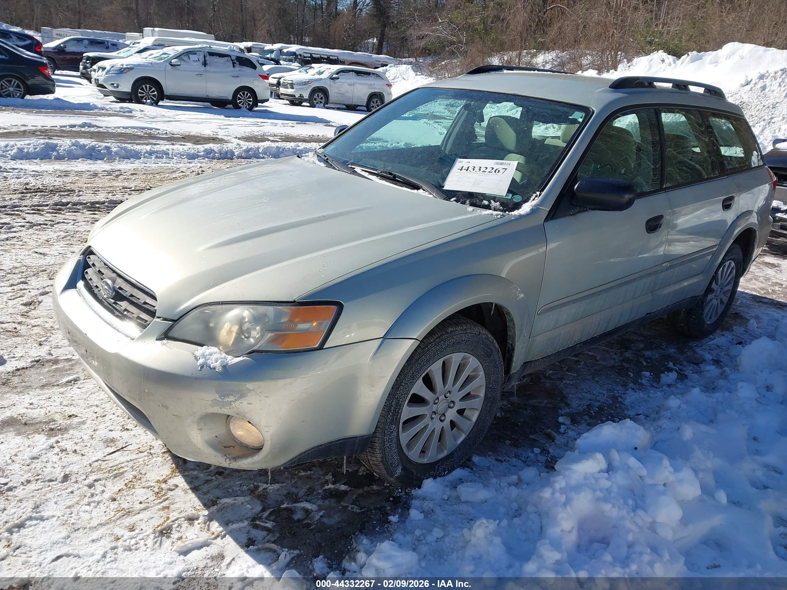 SUBARU OUTBACK image 2