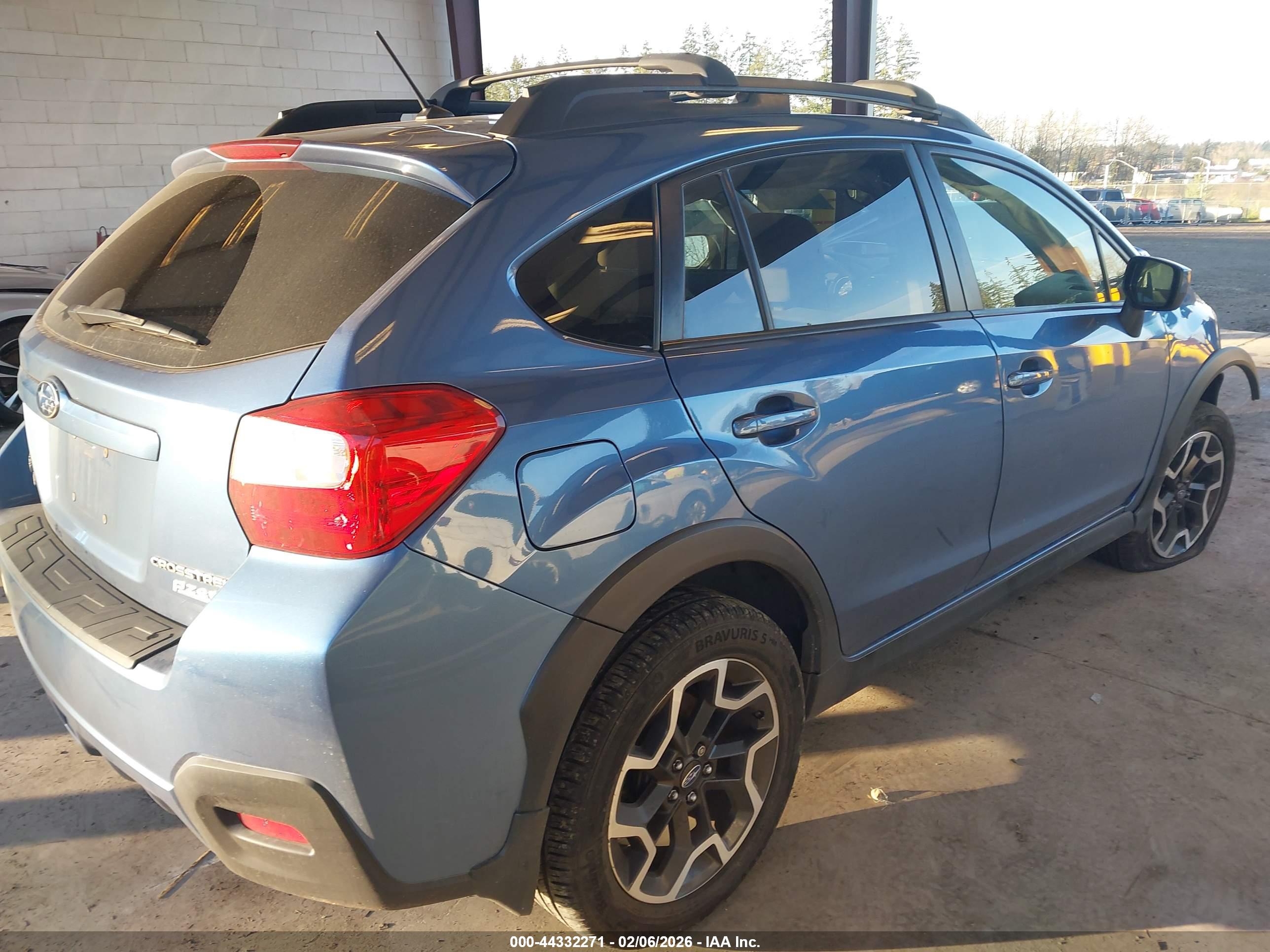 SUBARU CROSSTREK image 4