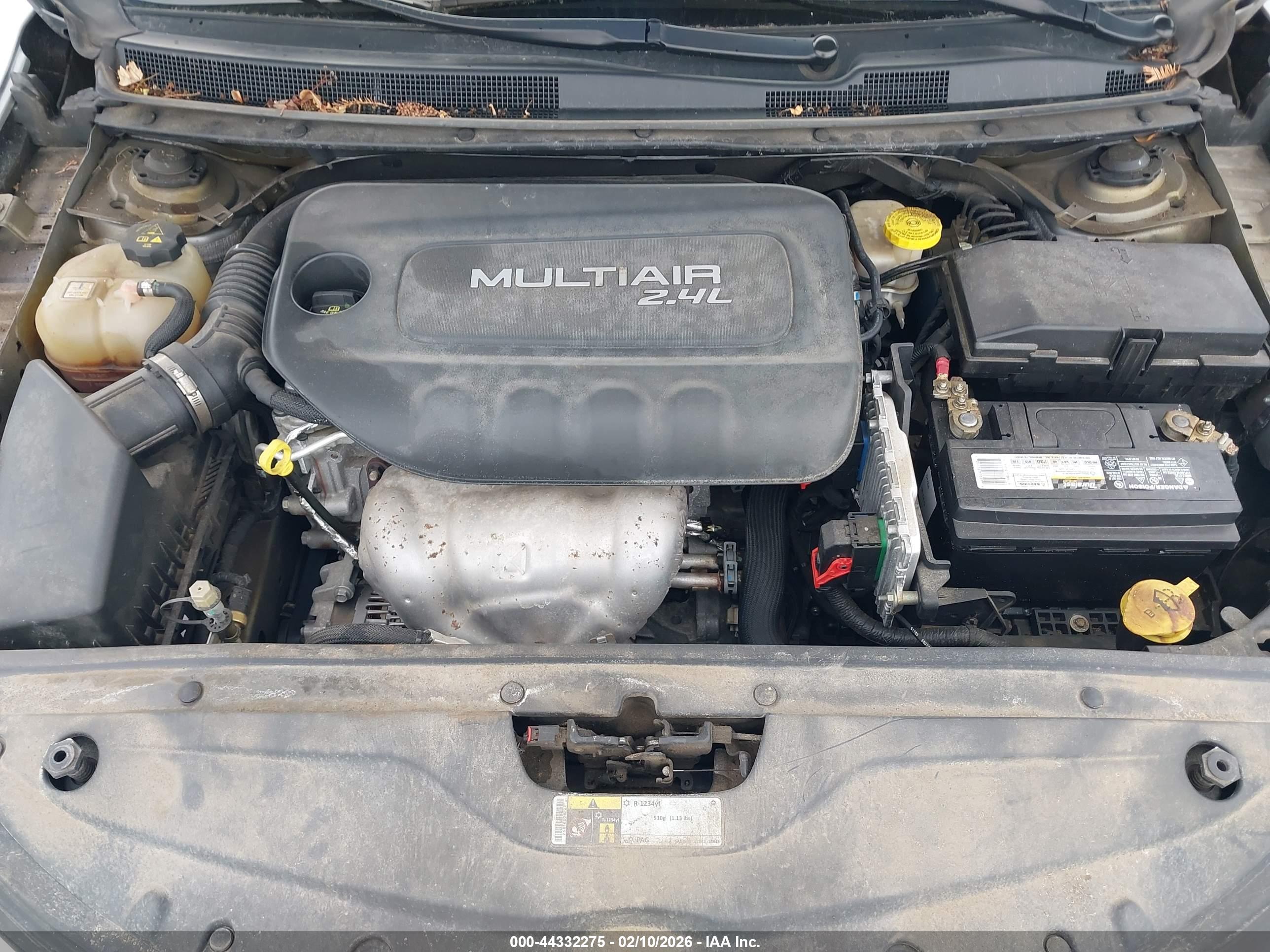CHRYSLER 200 image 10