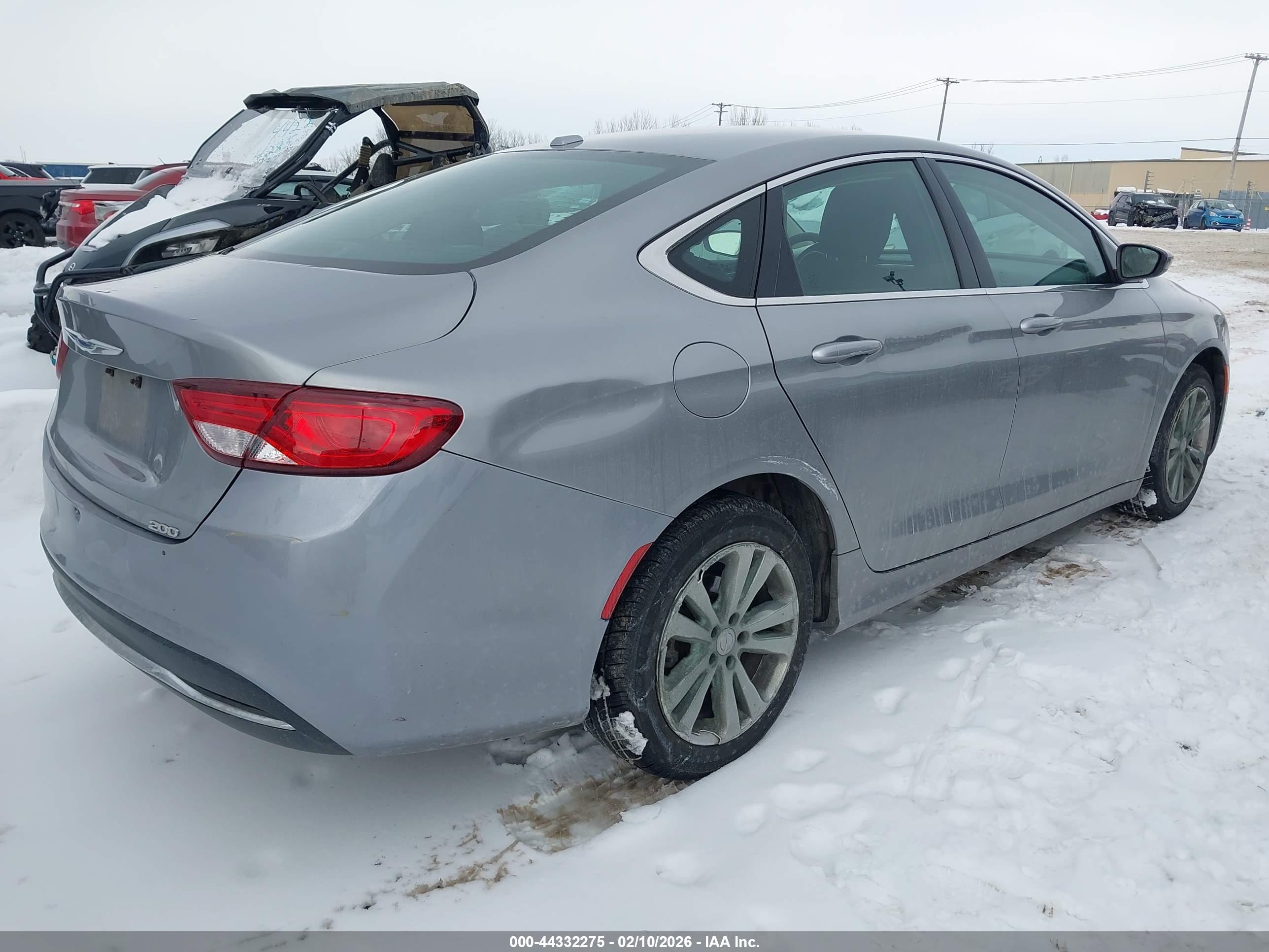 CHRYSLER 200 image 4
