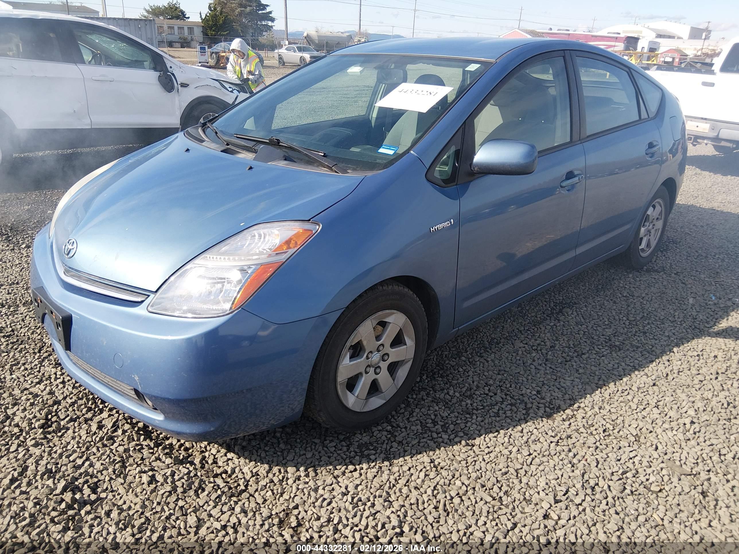 TOYOTA PRIUS image 2