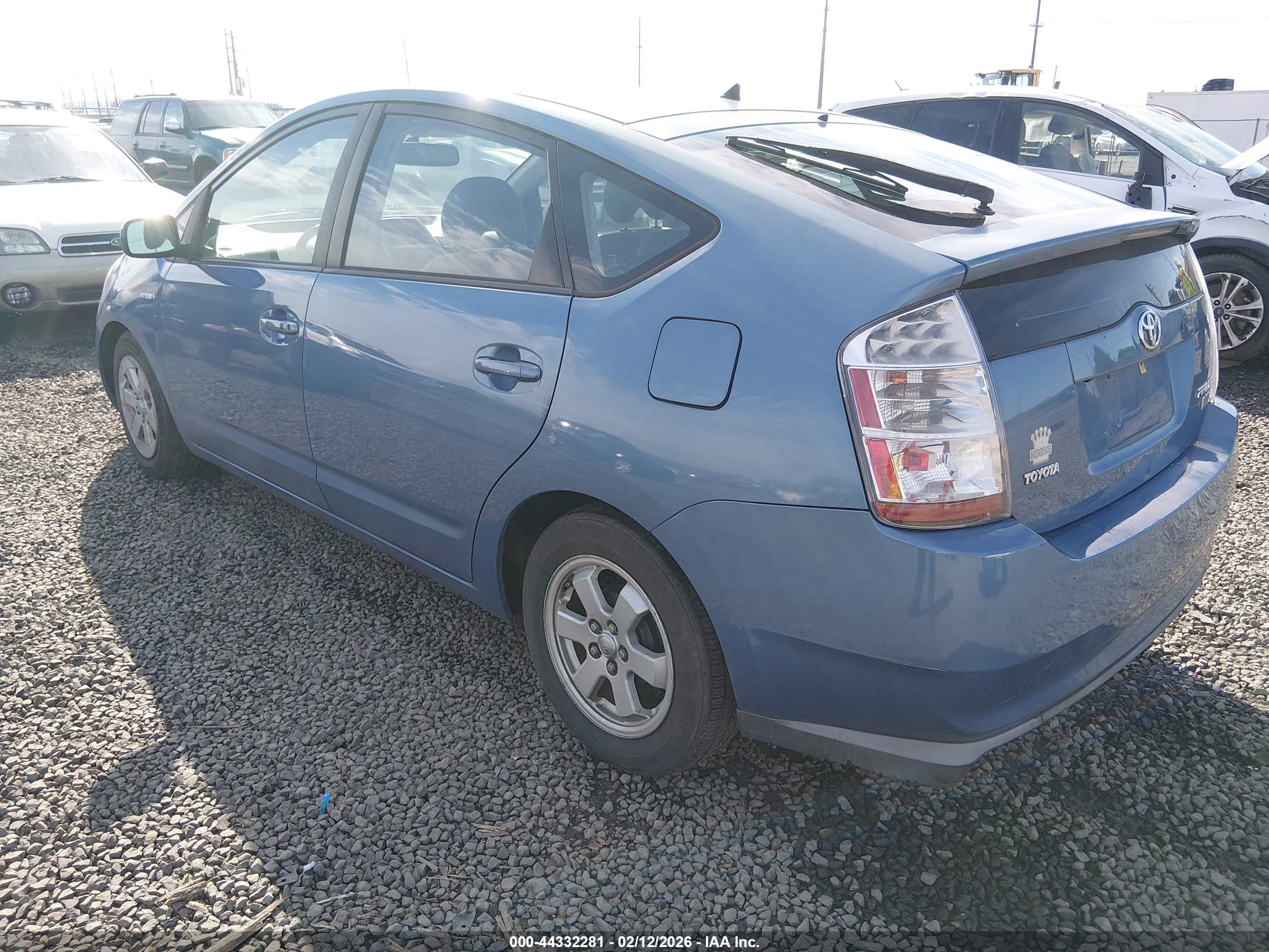 TOYOTA PRIUS image 3