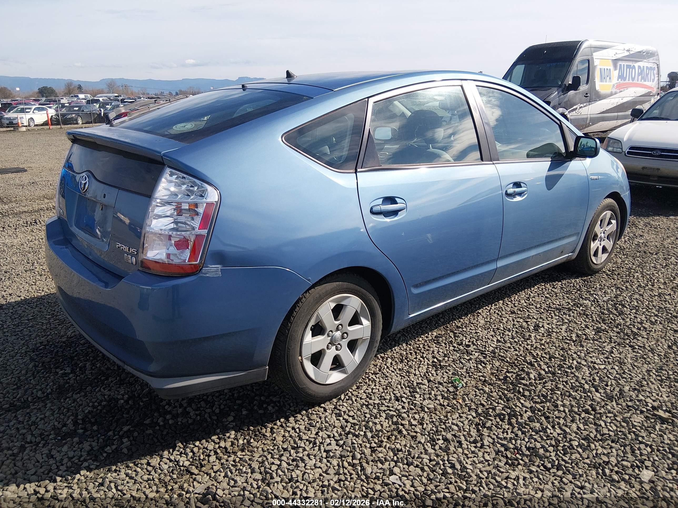 TOYOTA PRIUS image 4