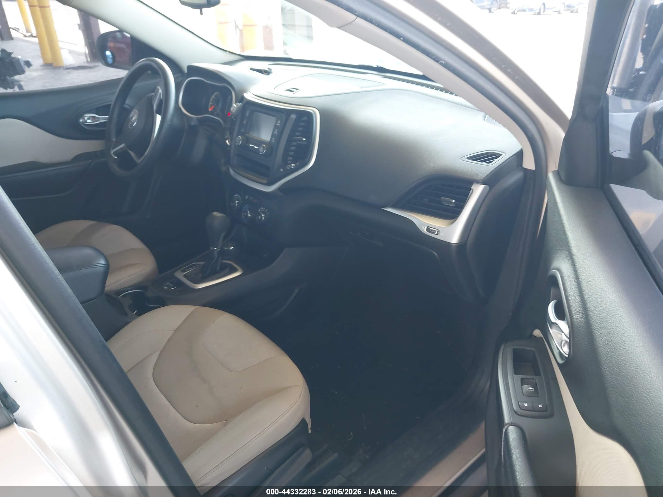 JEEP CHEROKEE image 5