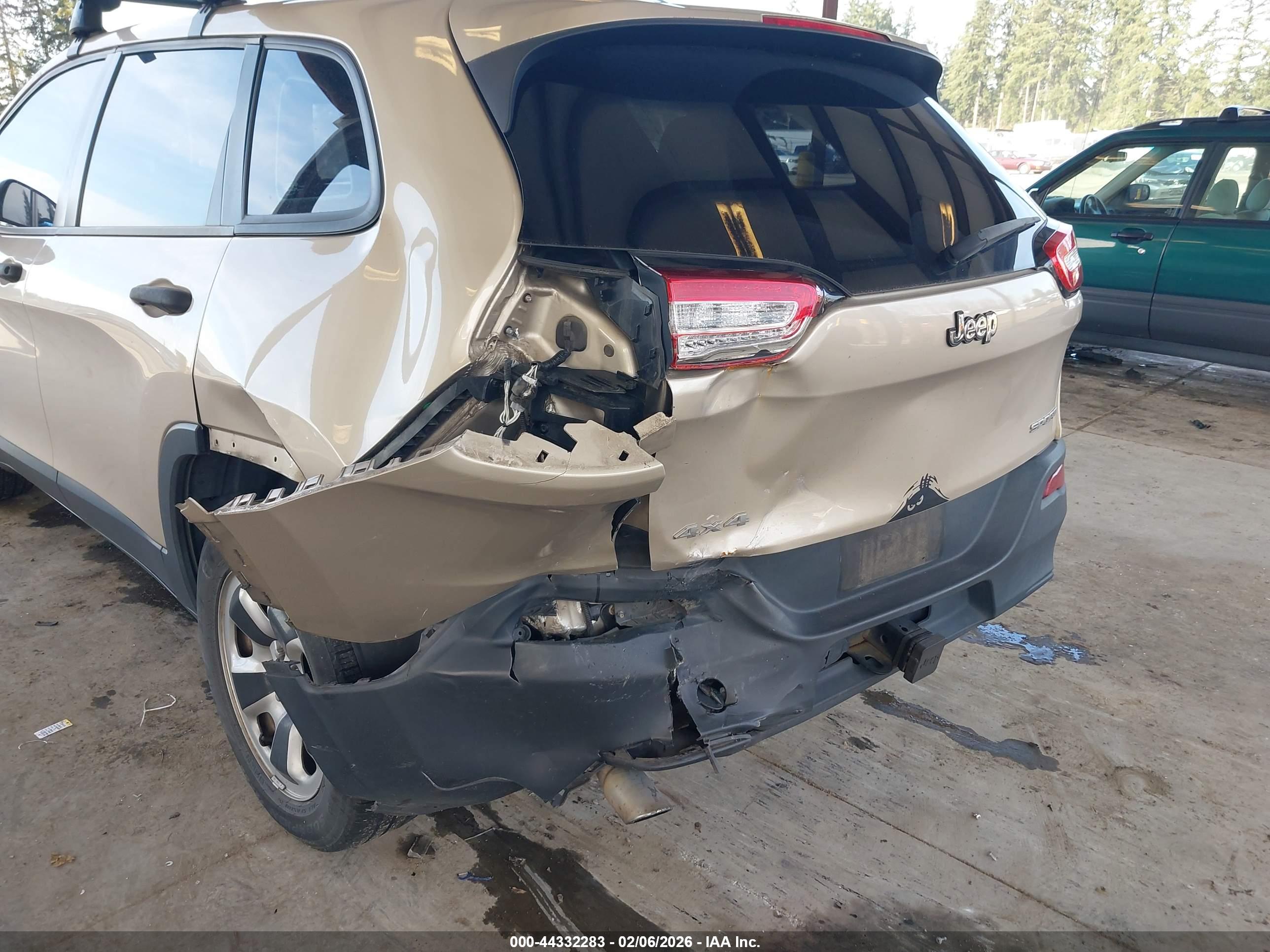 JEEP CHEROKEE image 6