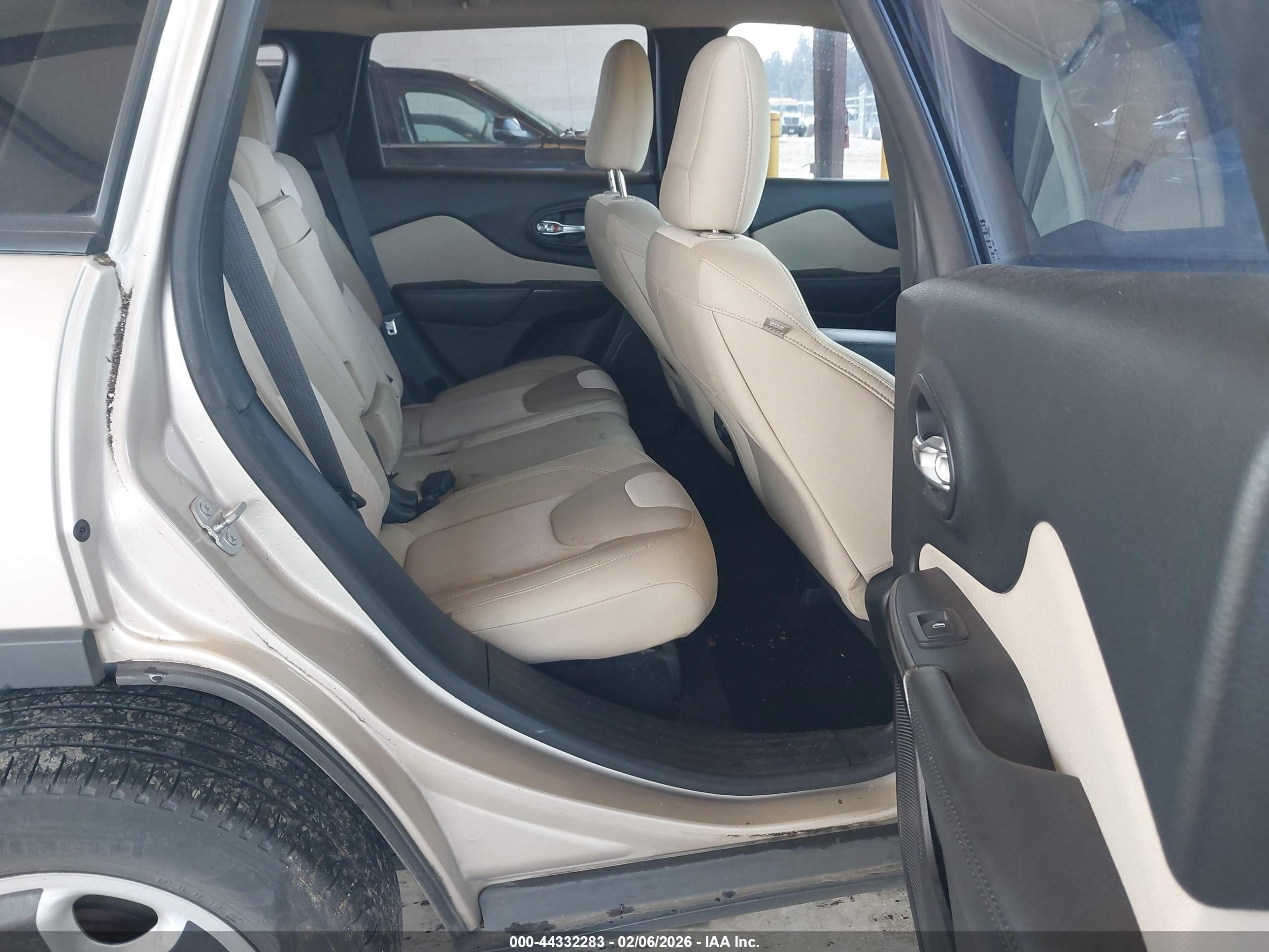 JEEP CHEROKEE image 8