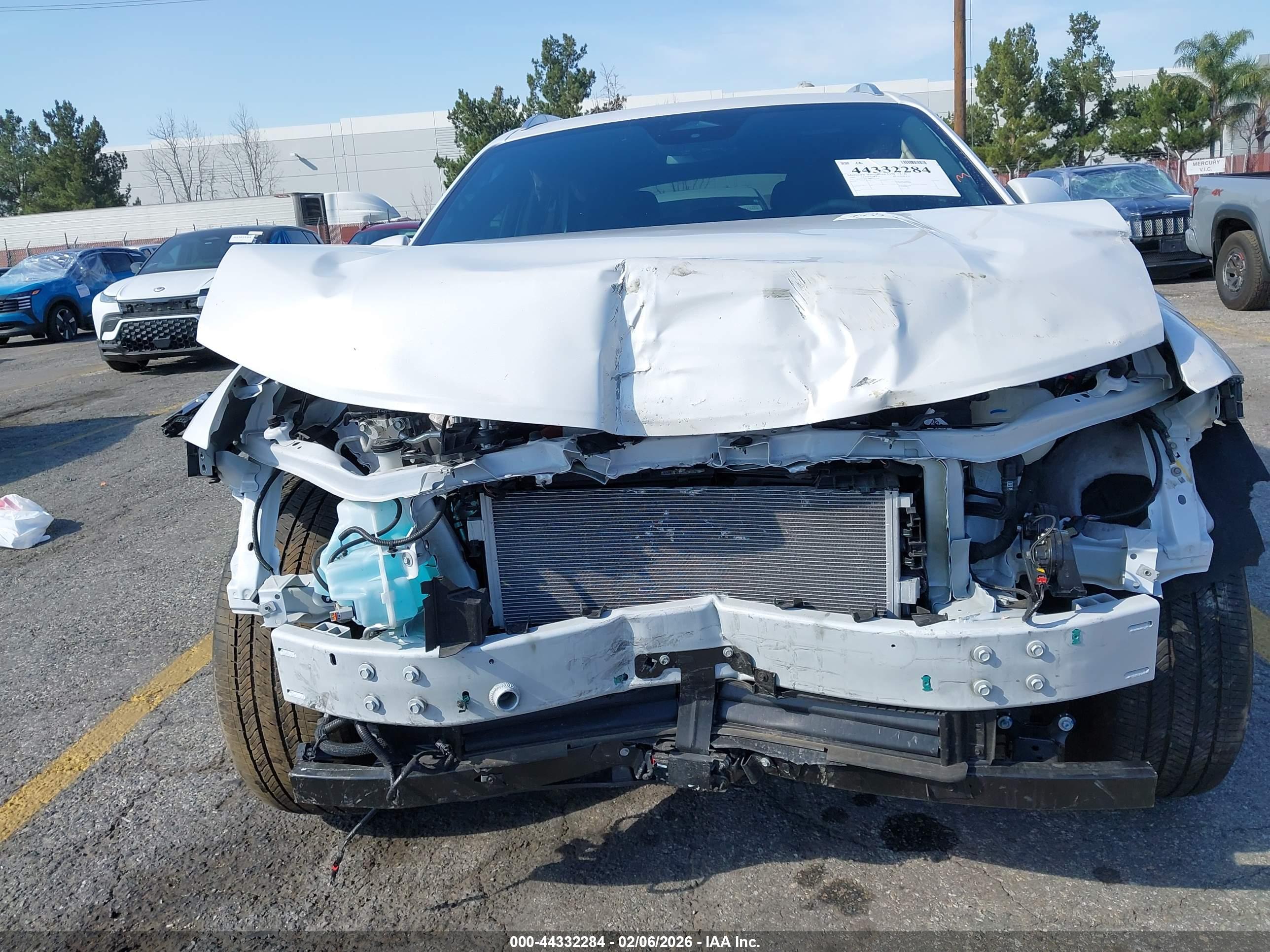 CHEVROLET BLAZER image 6
