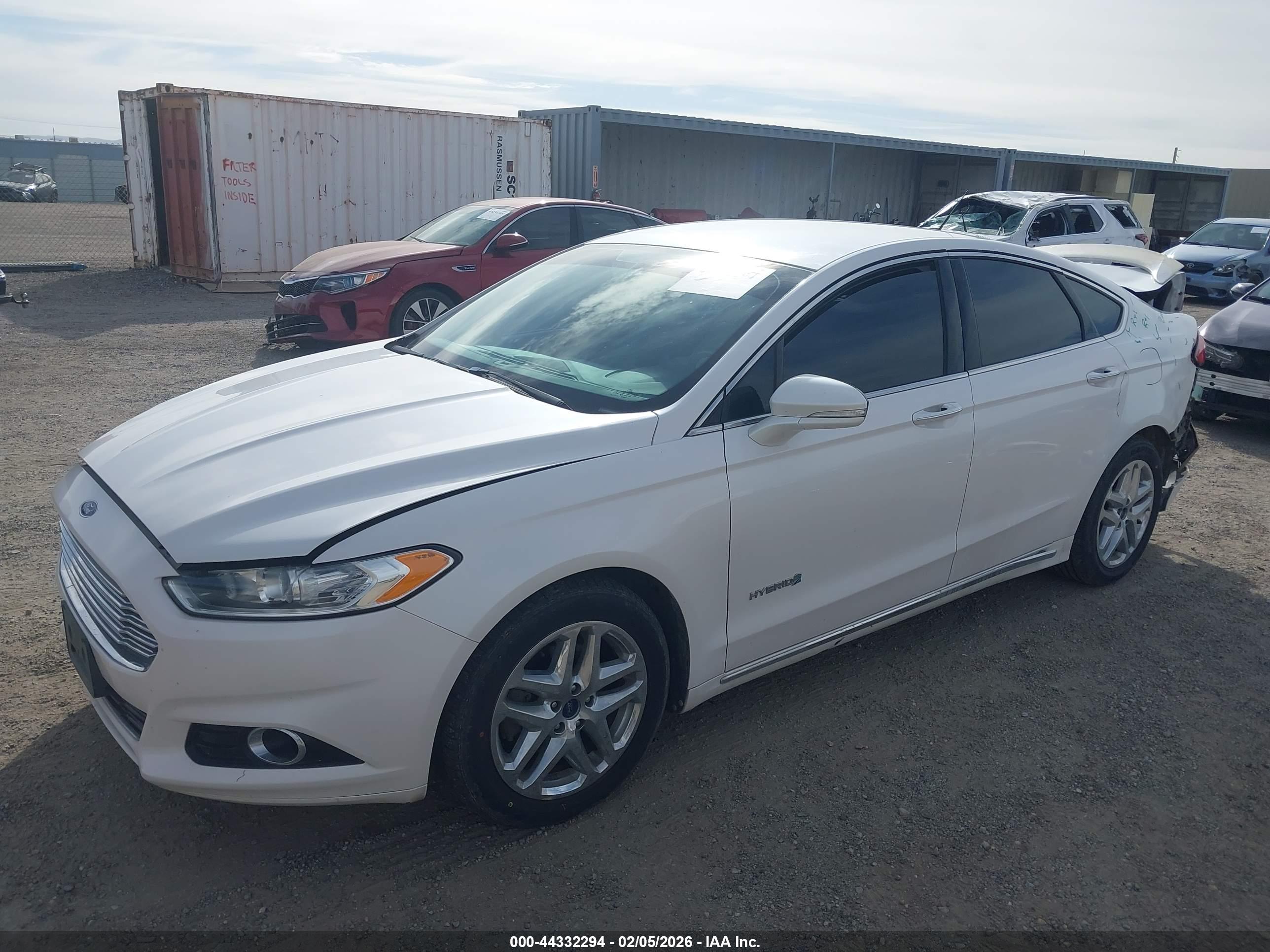 FORD FUSION image 2
