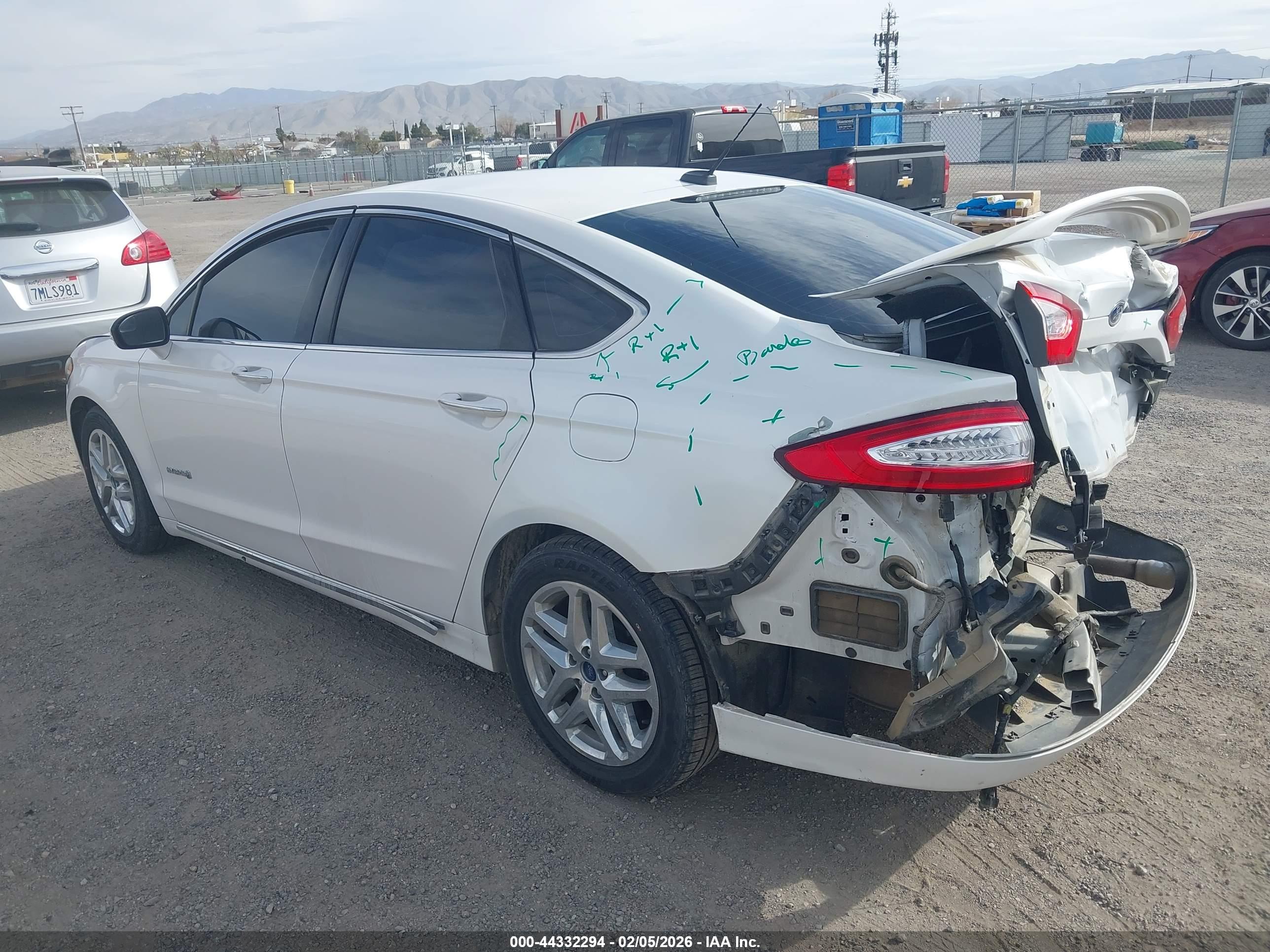 FORD FUSION image 3