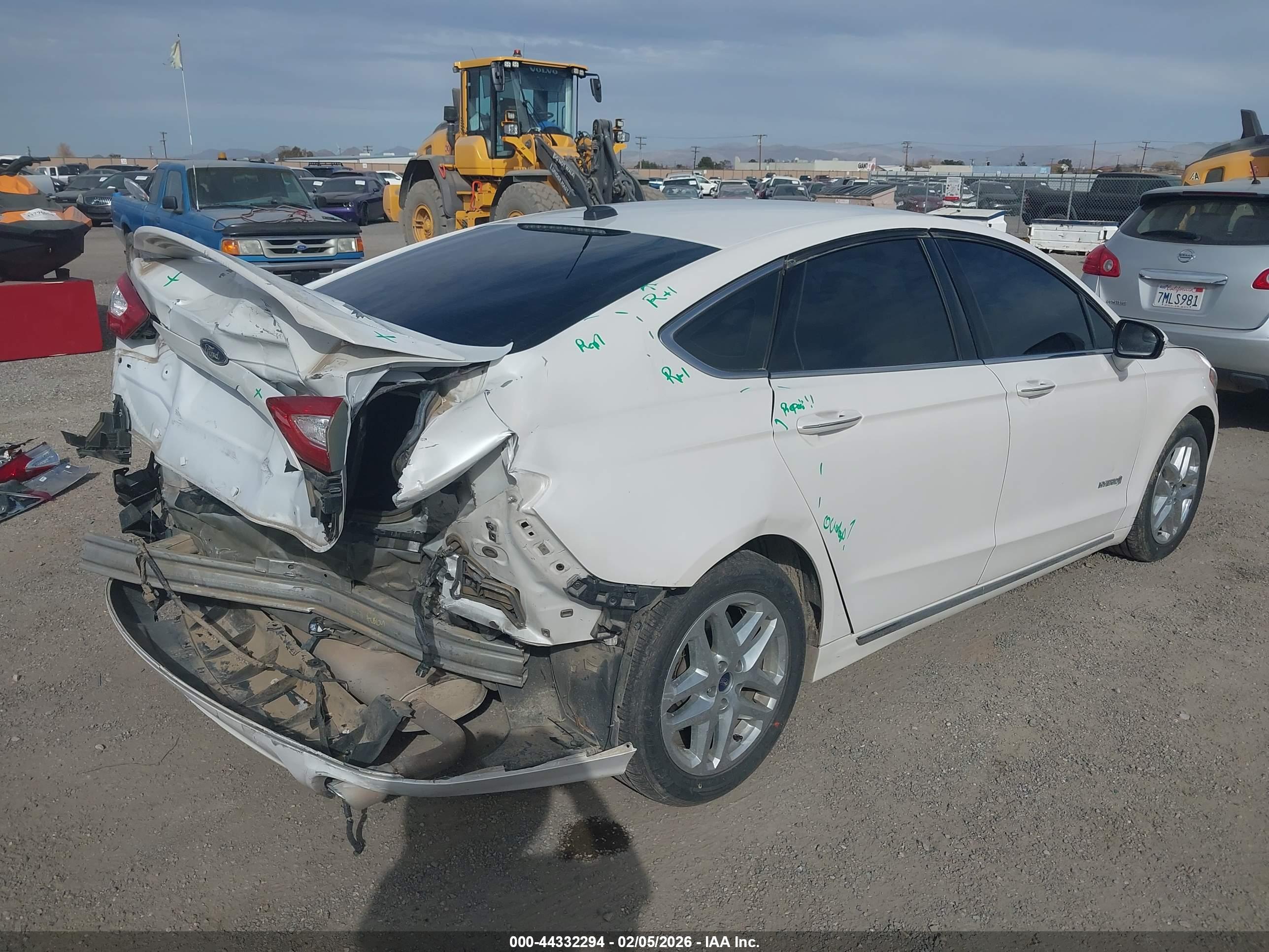 FORD FUSION image 4