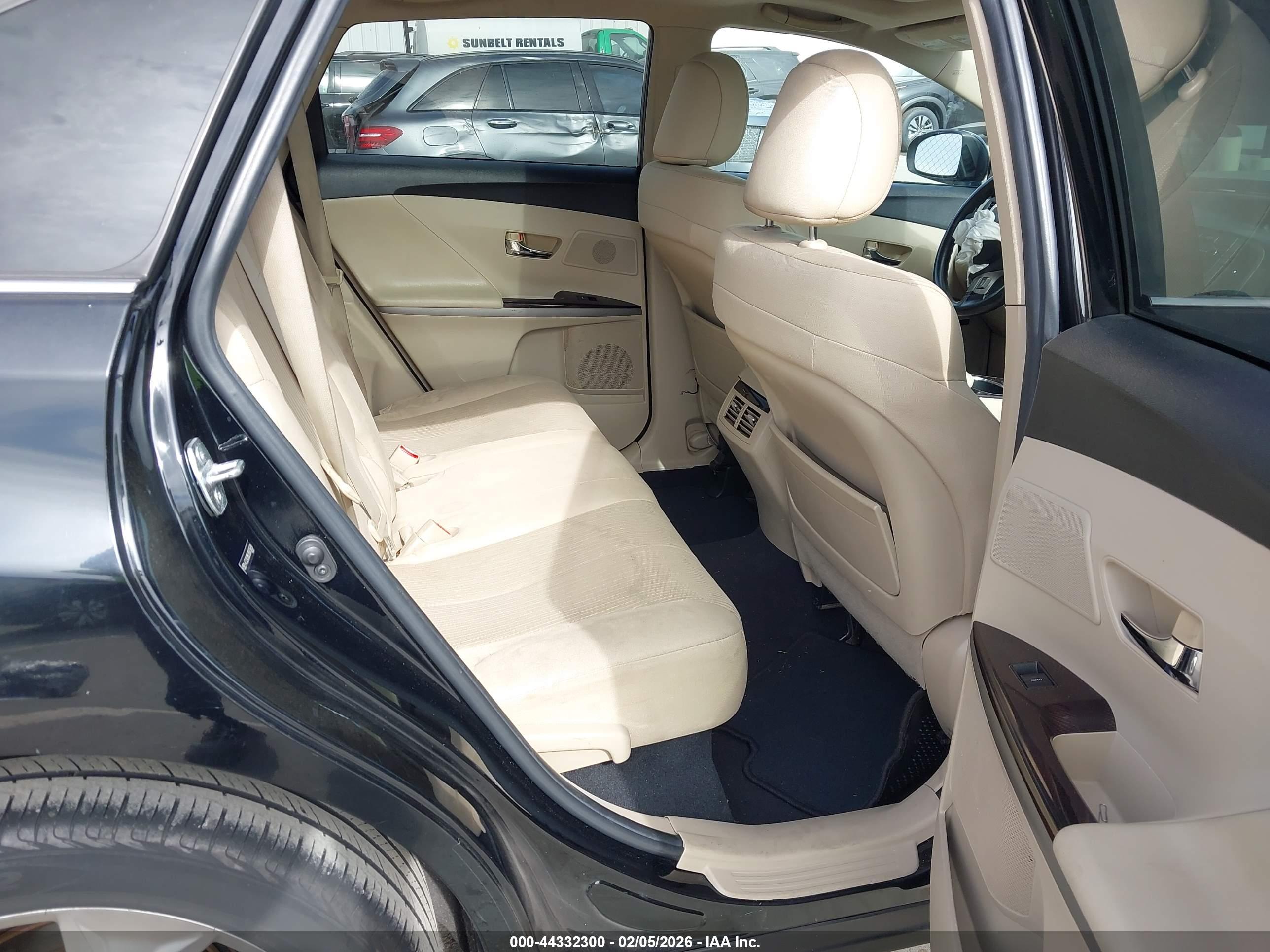 TOYOTA VENZA image 8