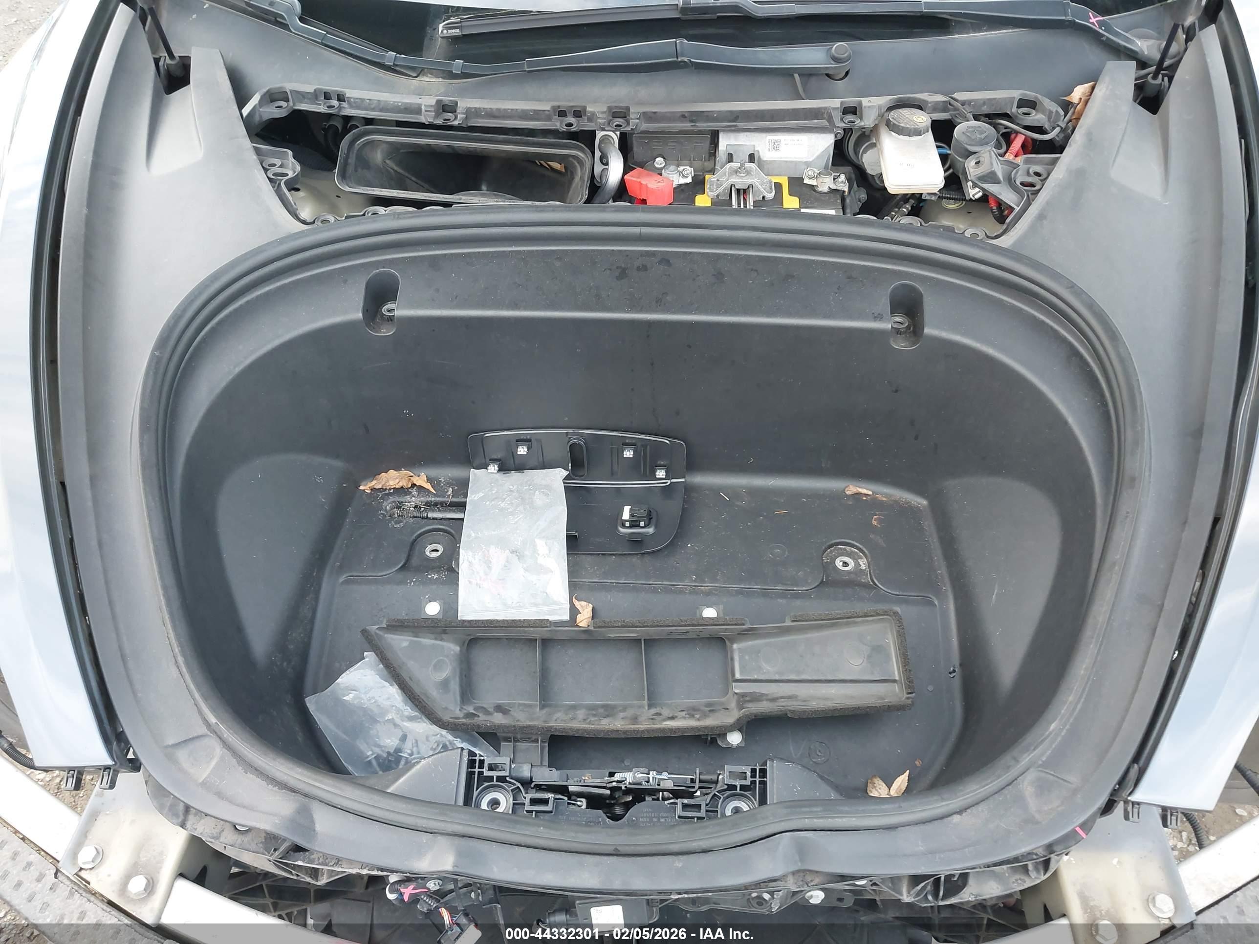 TESLA MODEL image 10