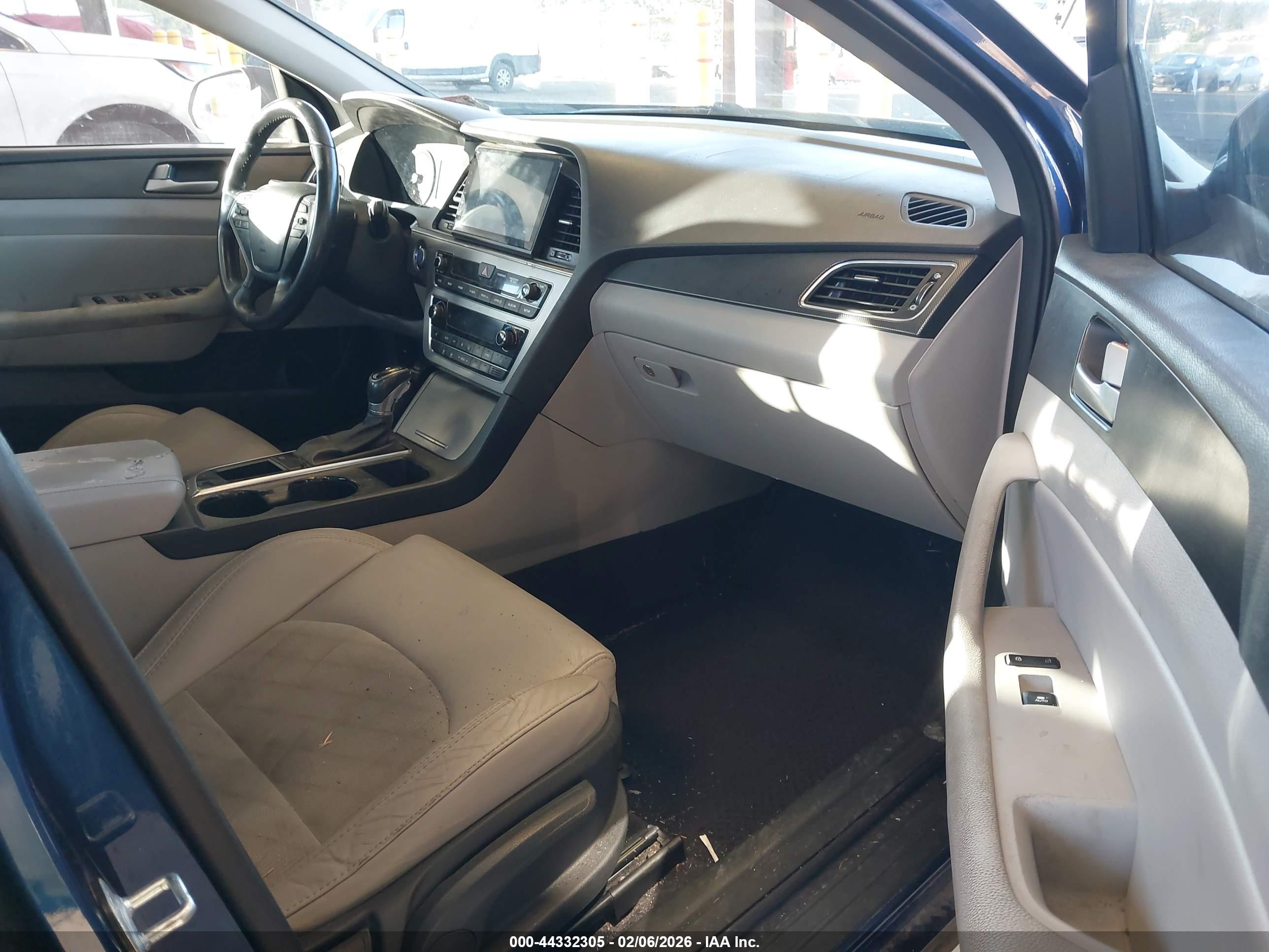 HYUNDAI SONATA image 5