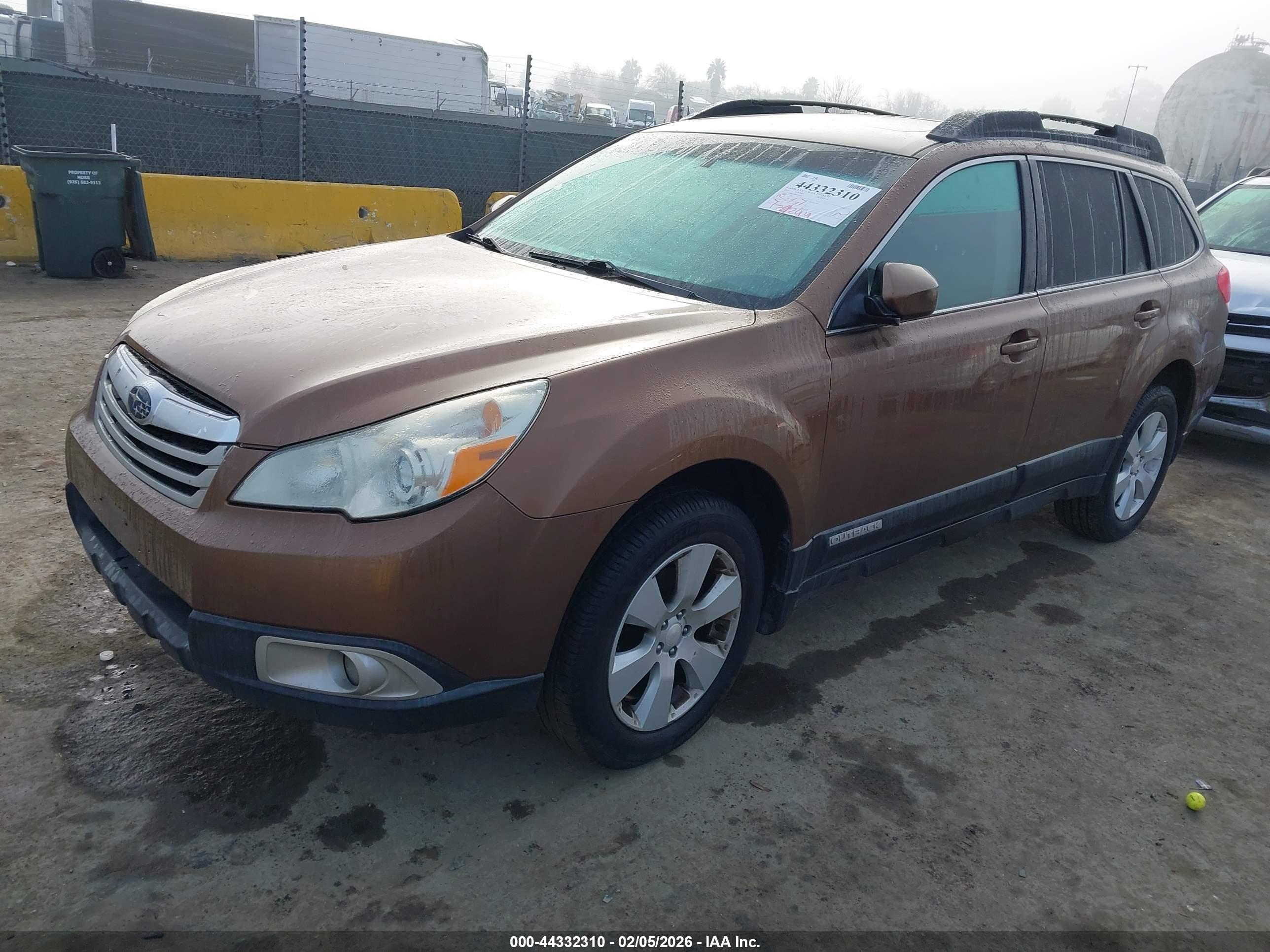 SUBARU OUTBACK image 2