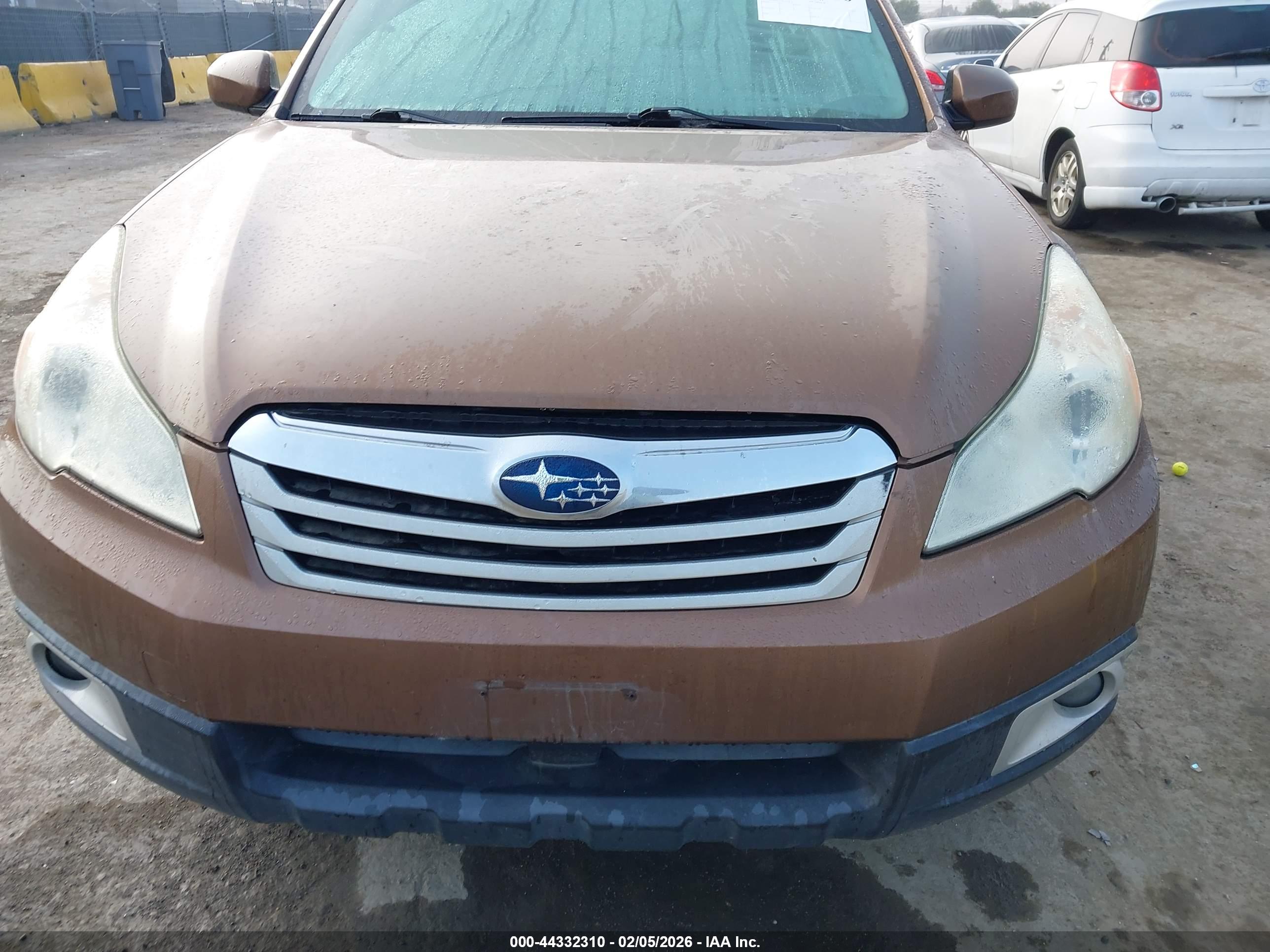SUBARU OUTBACK image 6