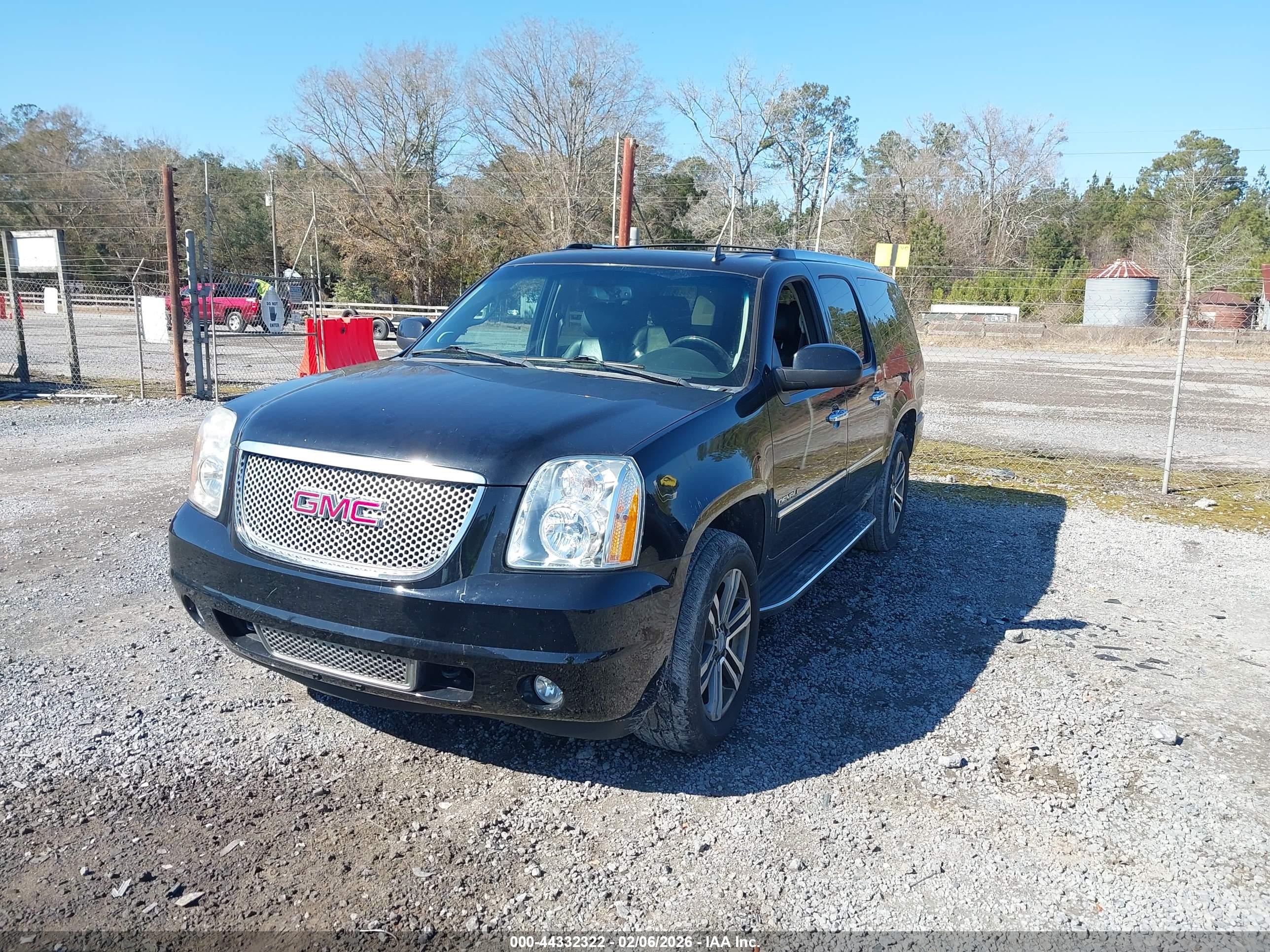 GMC YUKON image 6