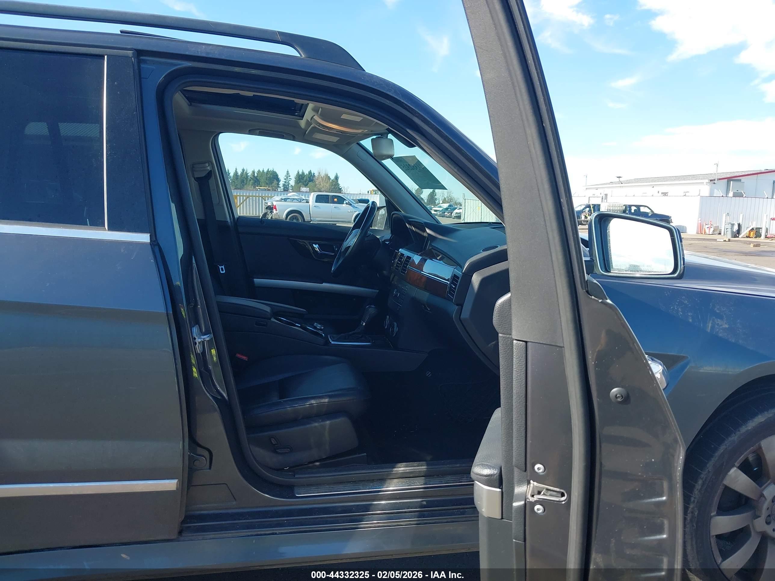 MERCEDES-BENZ GLK image 5